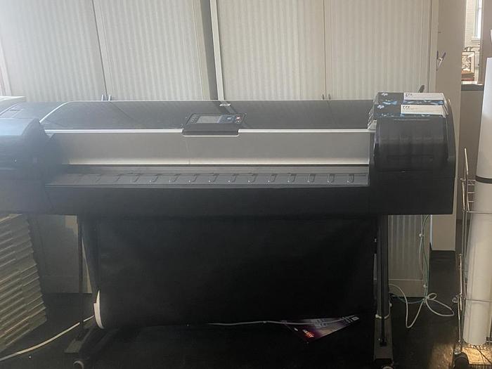 Used Hewlett-Packard DesignJet Z5200