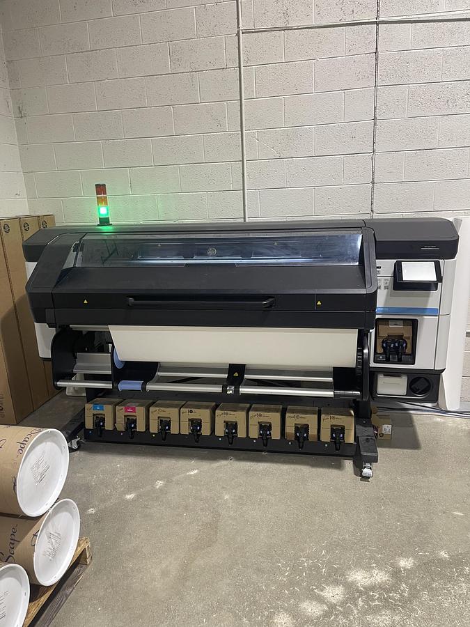 Used 2021 Hewlett-Packard Latex 800W