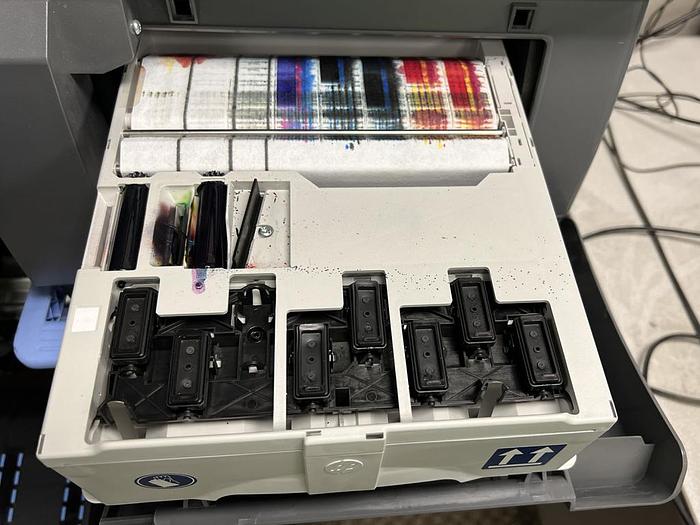 Used 2016 Hewlett-Packard Latex 365