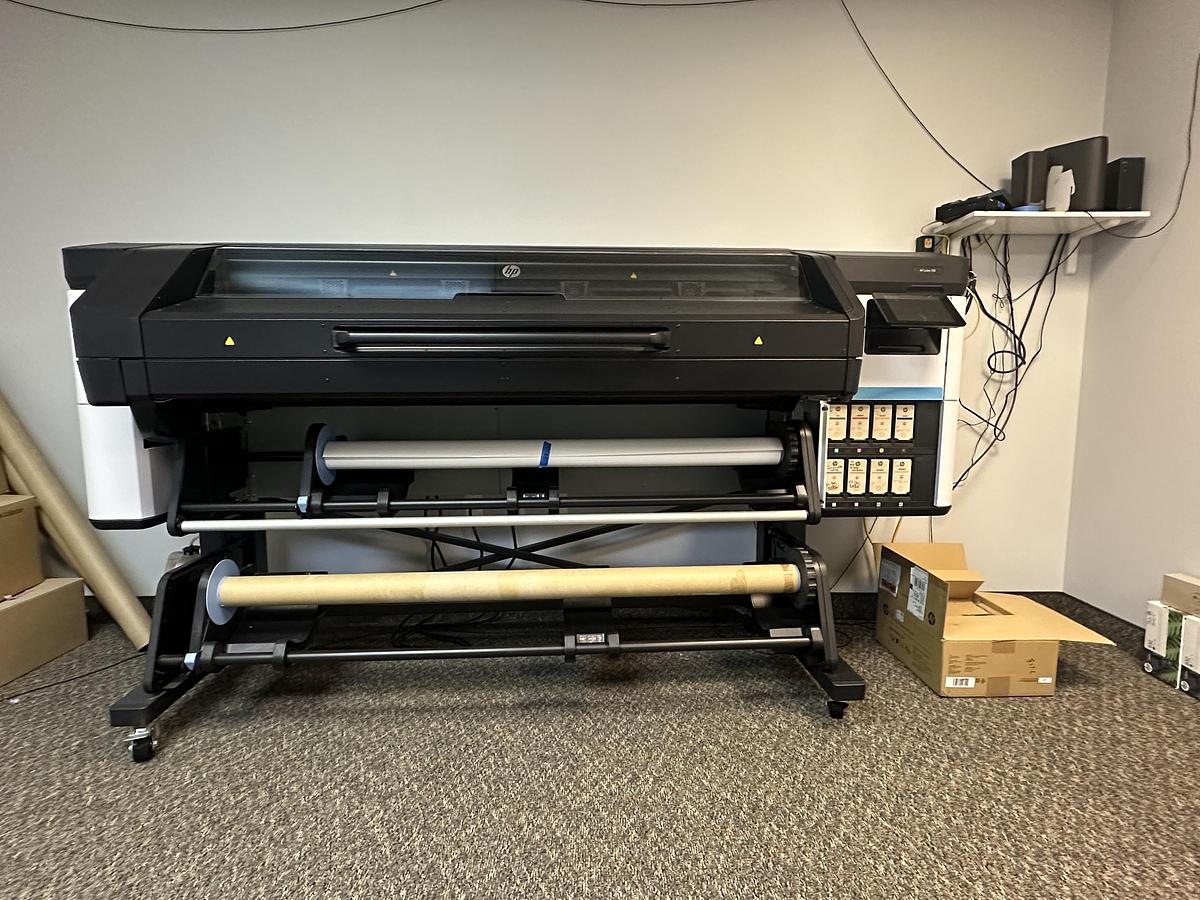 Used 2021 Hewlett-Packard Latex 700