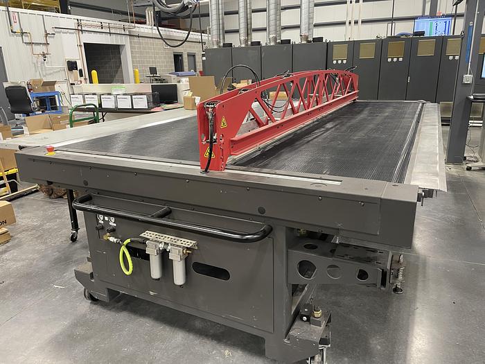 Used 2014 EFI-VUTEk HS 100 PRO FEED TABLE