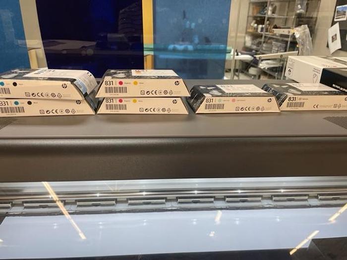 Used 2018 Hewlett-Packard Latex 365