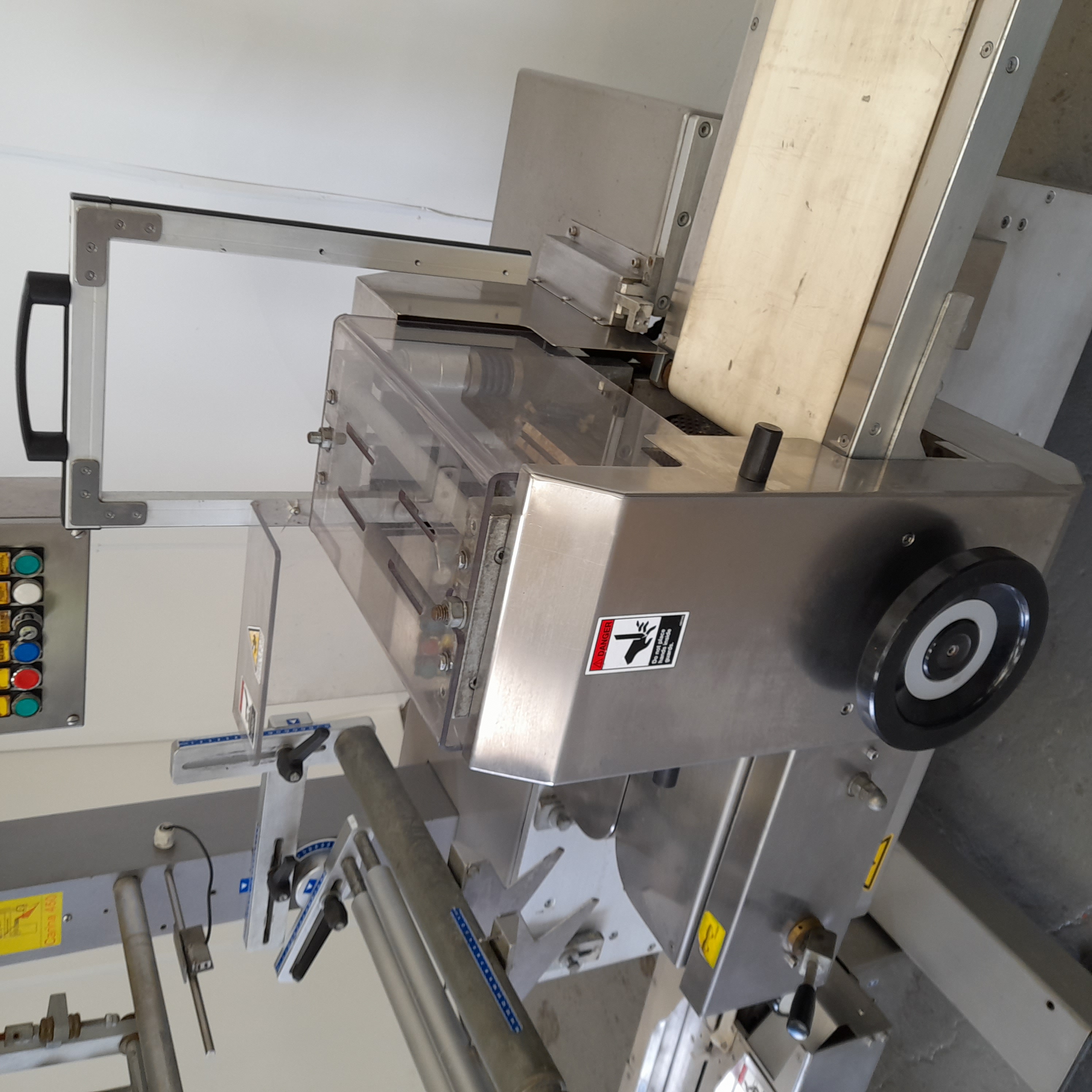 Used Delfin Flowpack with Conveyor