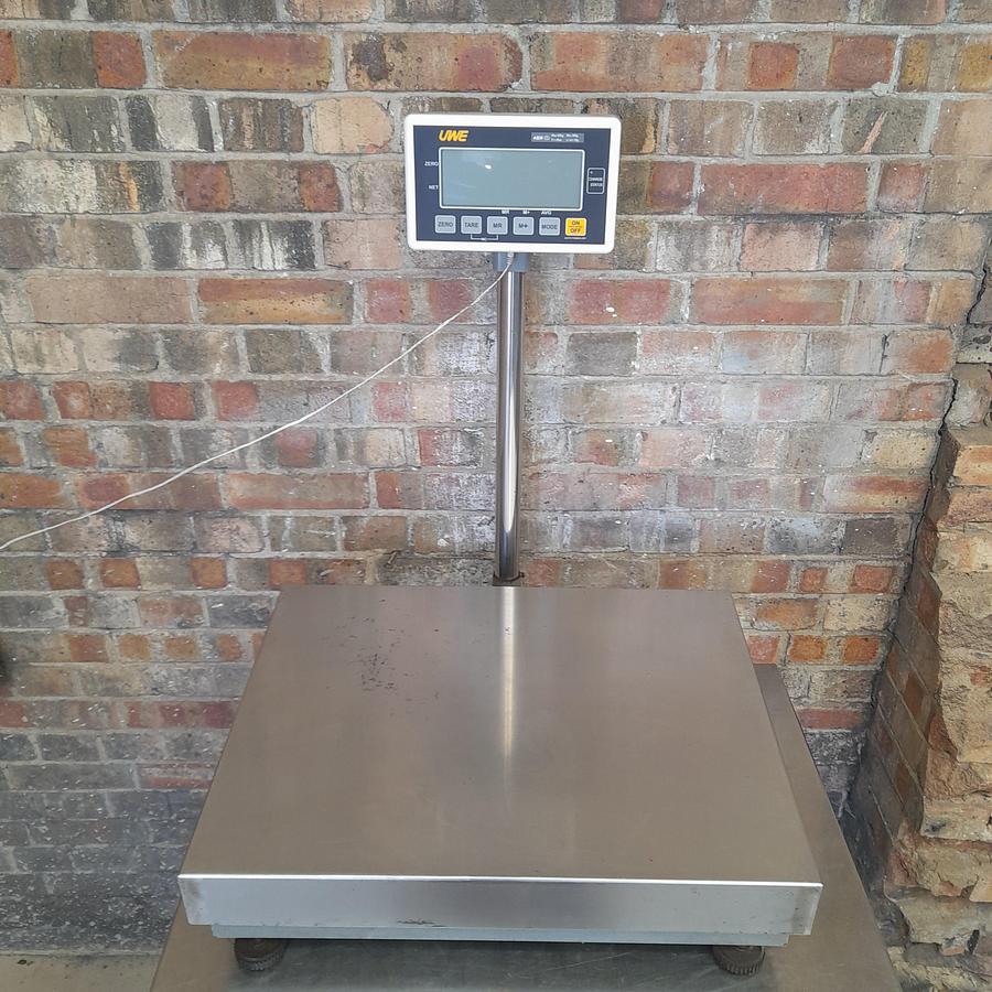 Used Universal Weight Electronics Scales