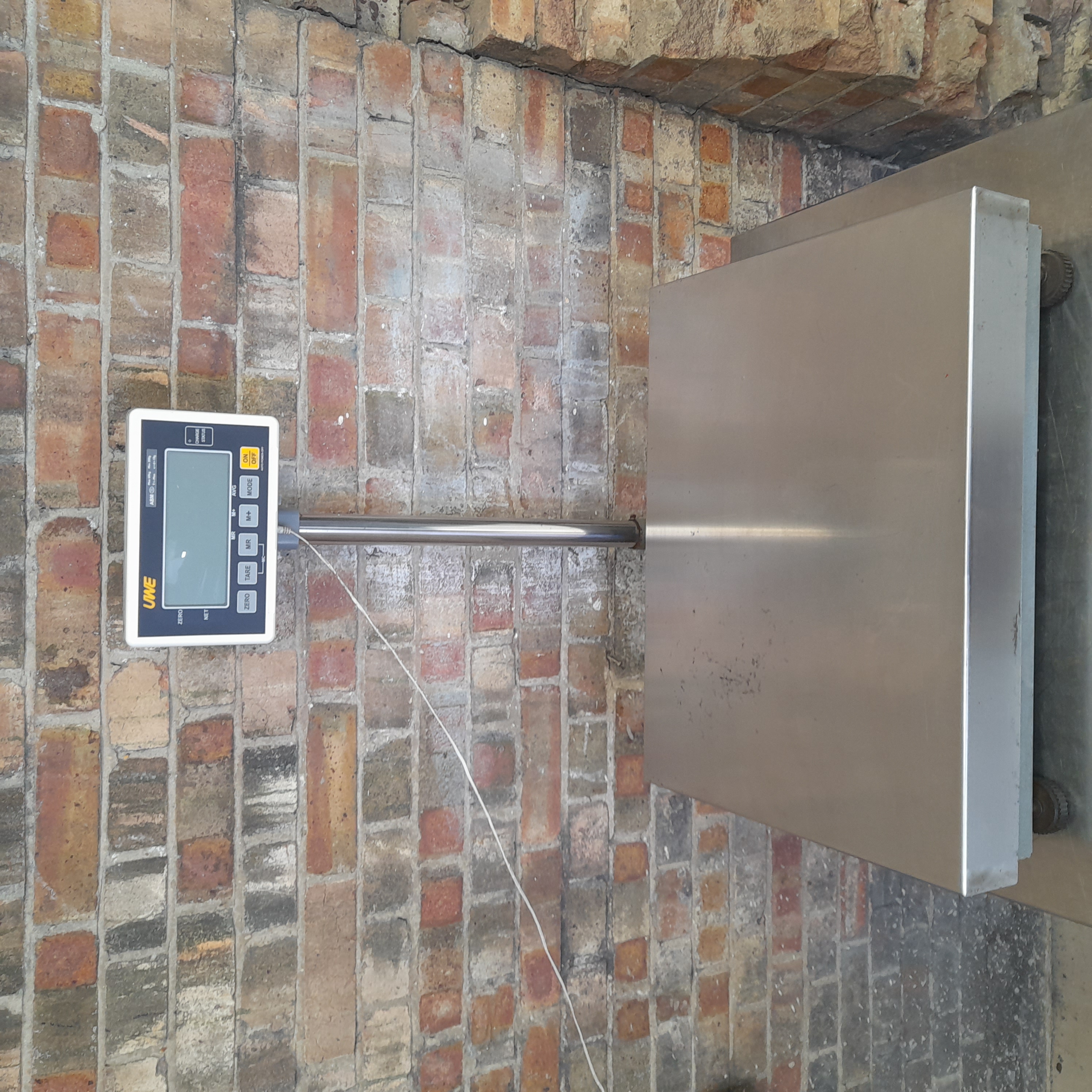 Used Universal Weight Electronics Scales