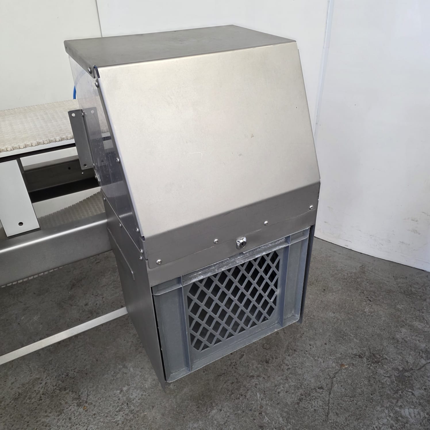 Used Sesotho Varicon Metal Detector