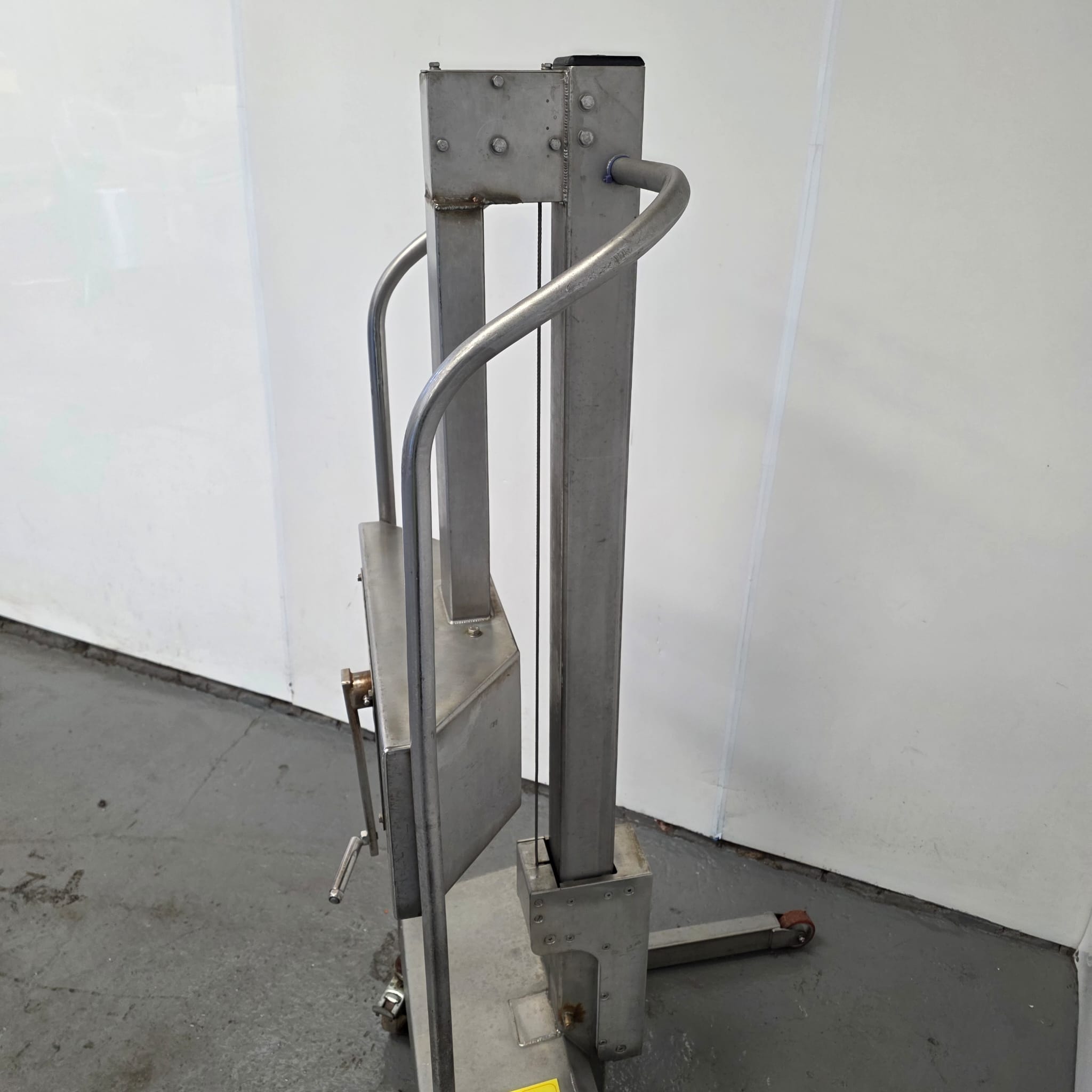 Used S.W.L Manual Lifter (175kg)