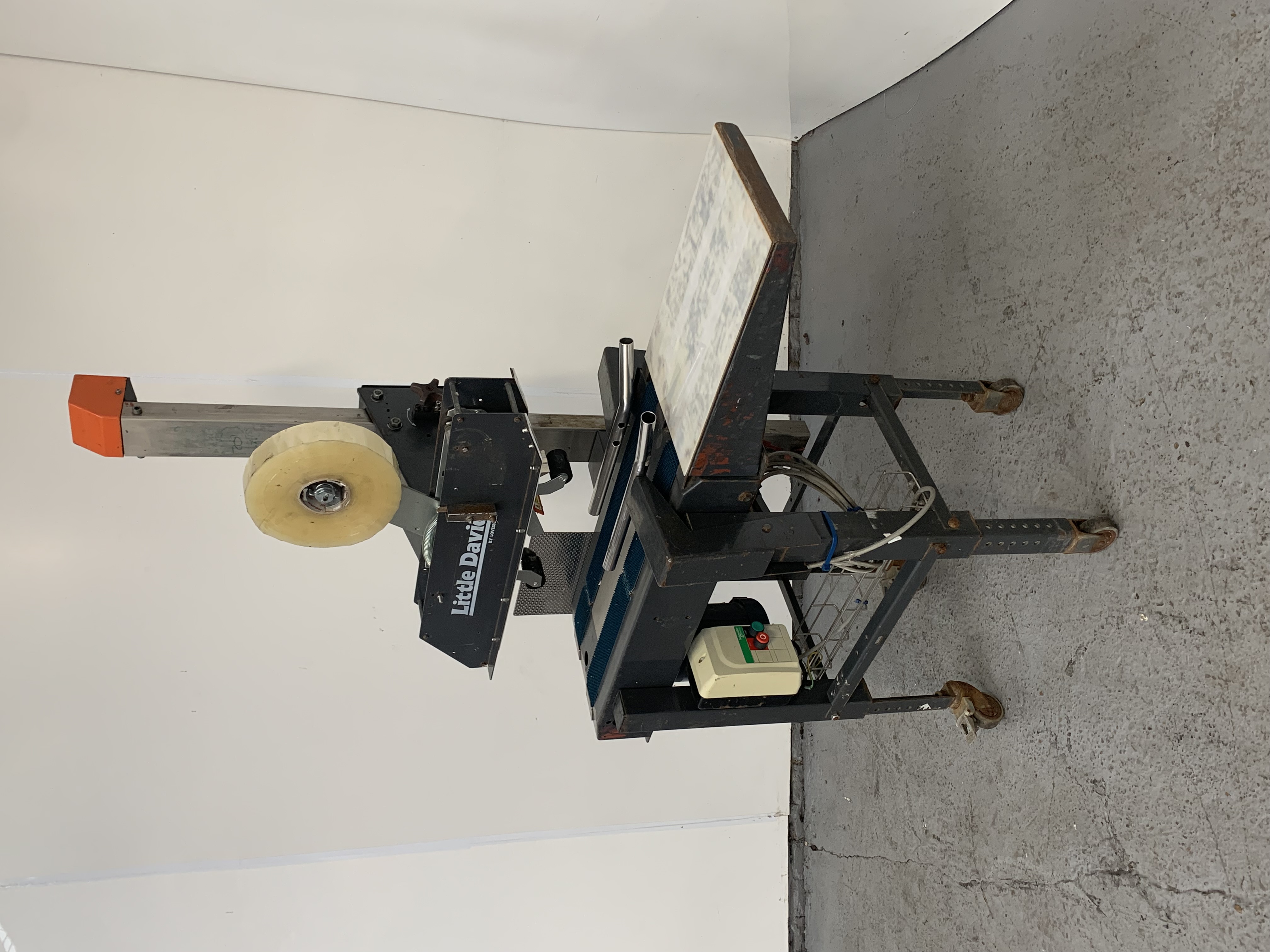 Used Used Box Tapper