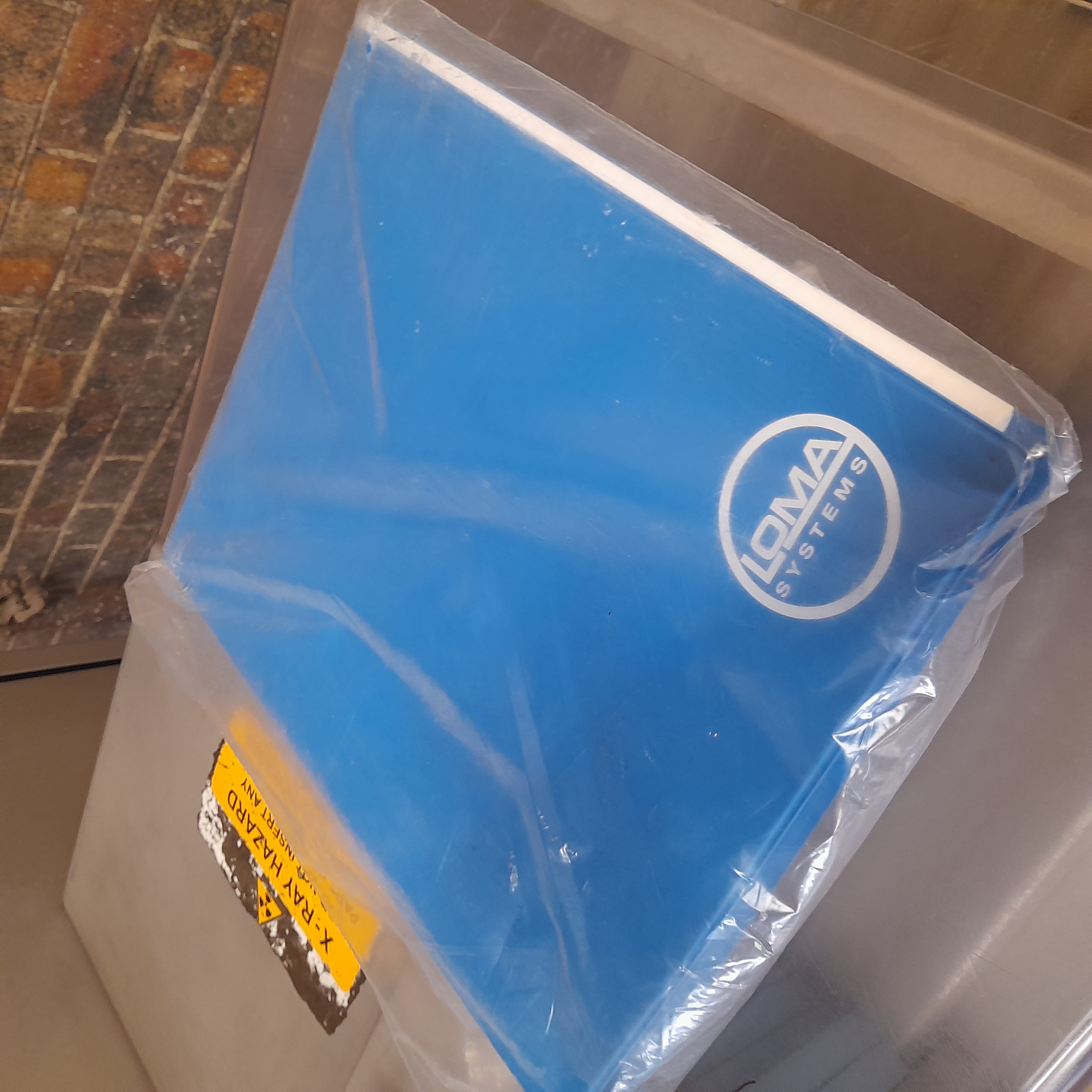 Used Loma Systems Sentry XR - XRay Machine