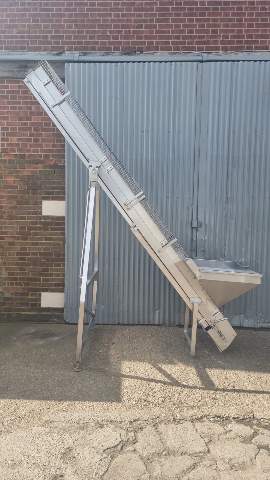 Used Used stainless steel infeed incline conveyor 