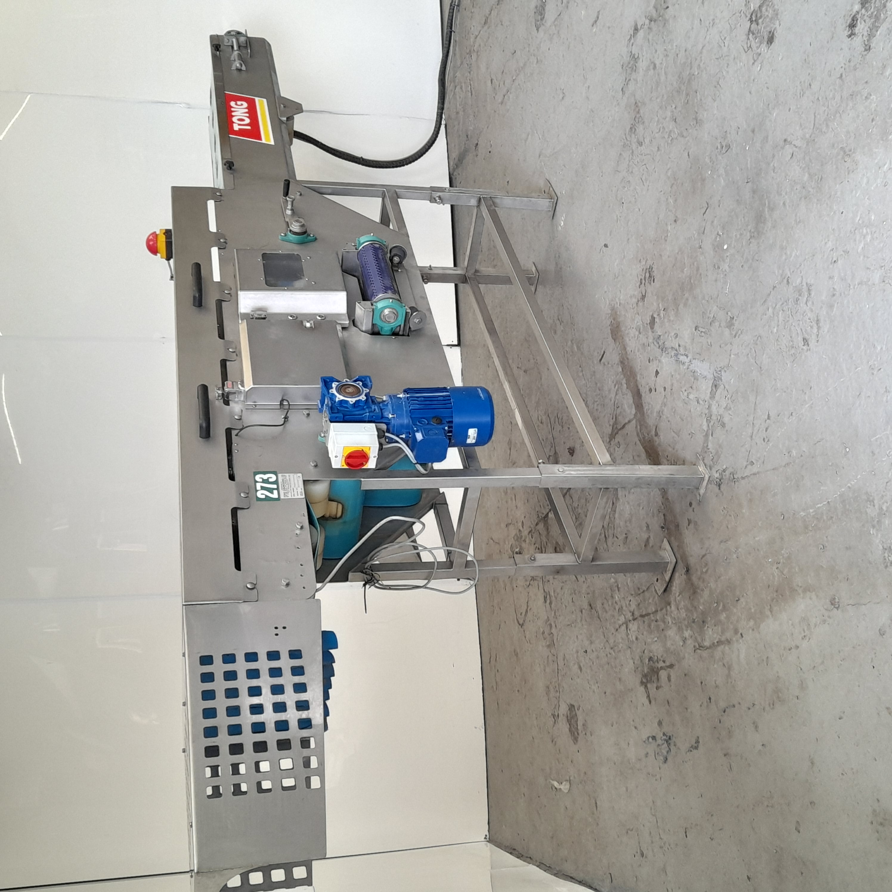 Used 2016 Tong Conveyor with Control Box