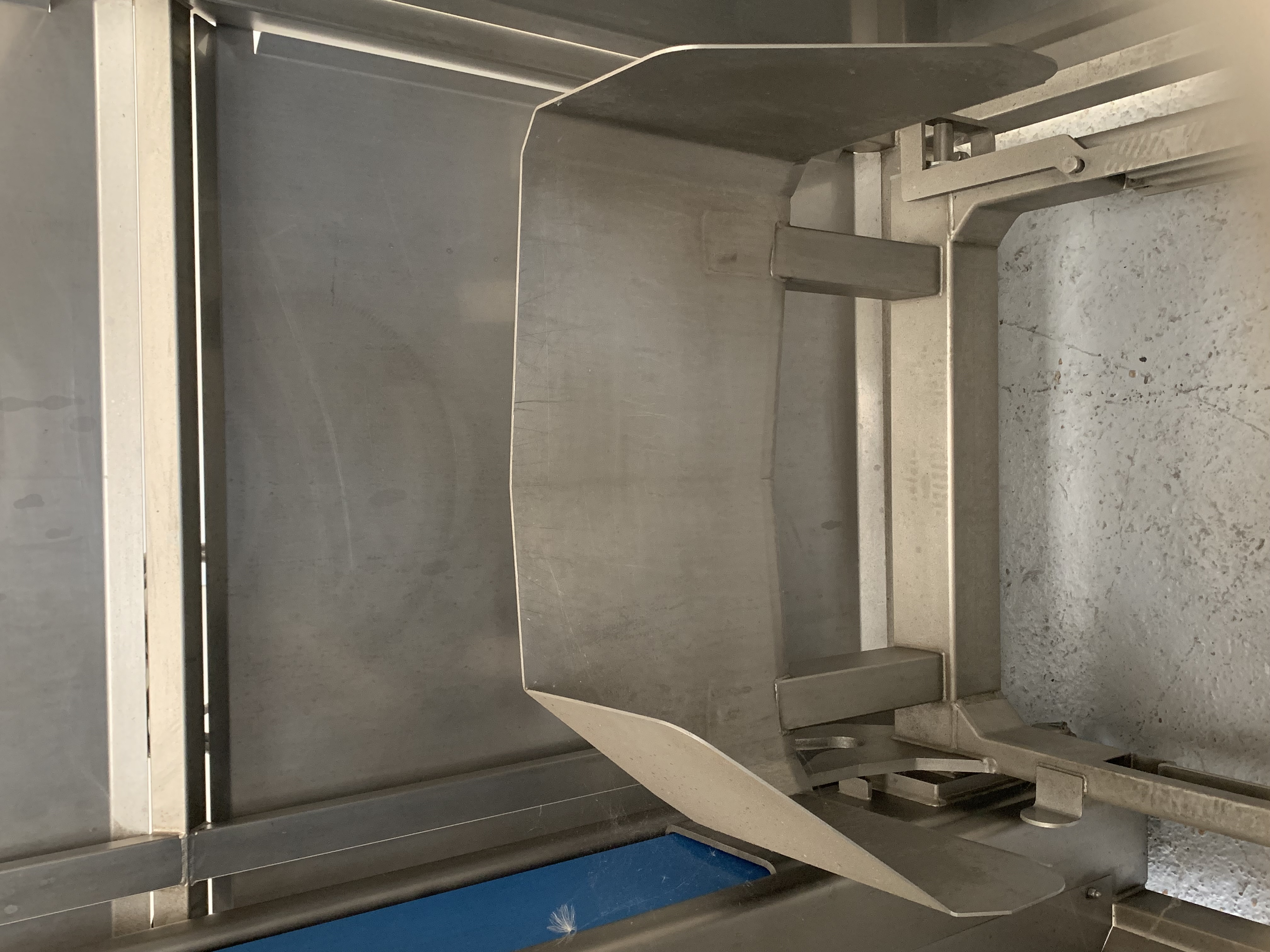 Used Unused Syspal Tote Bin Loader HR1