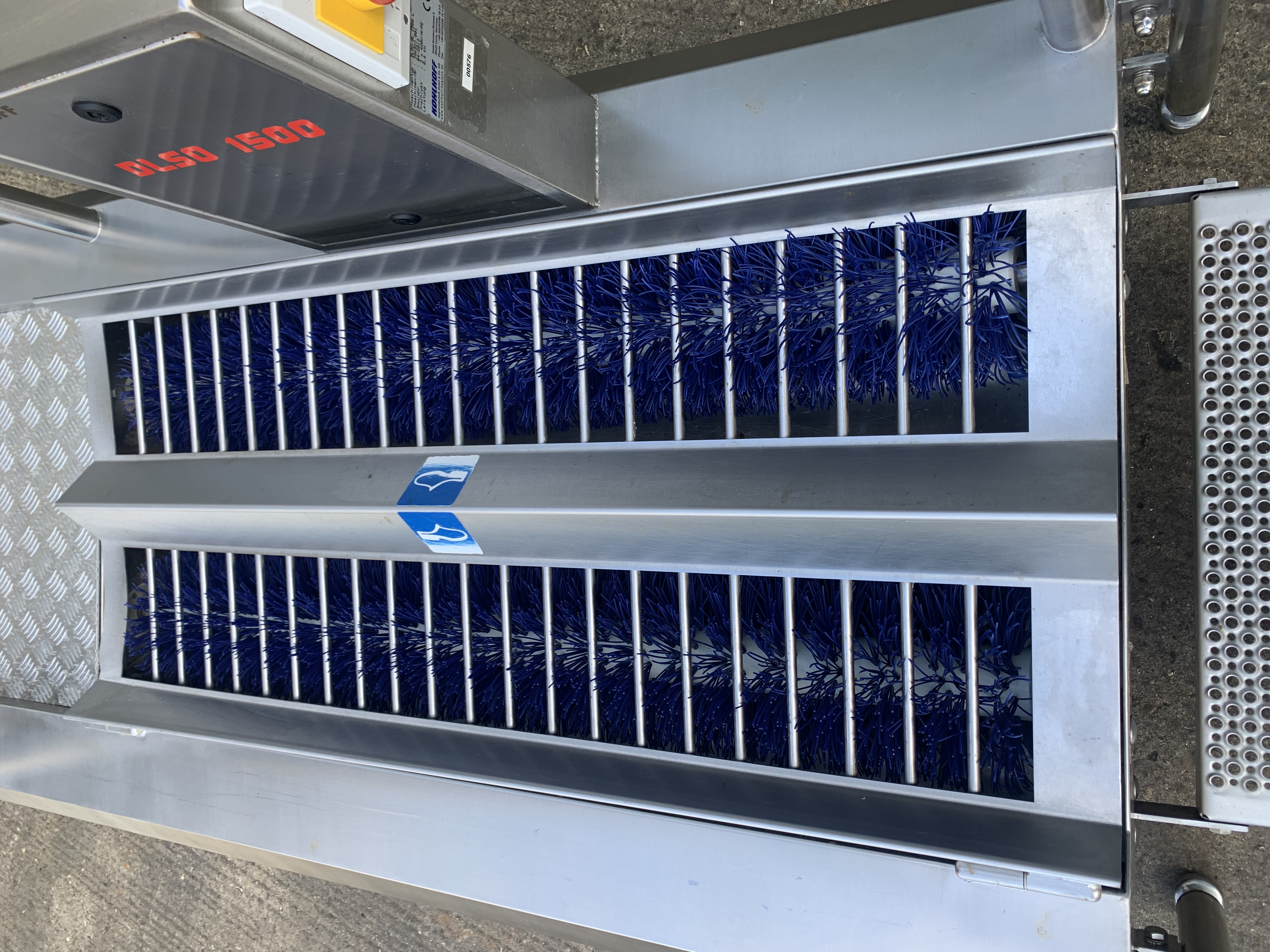 Used Walk-Through Boot Wash