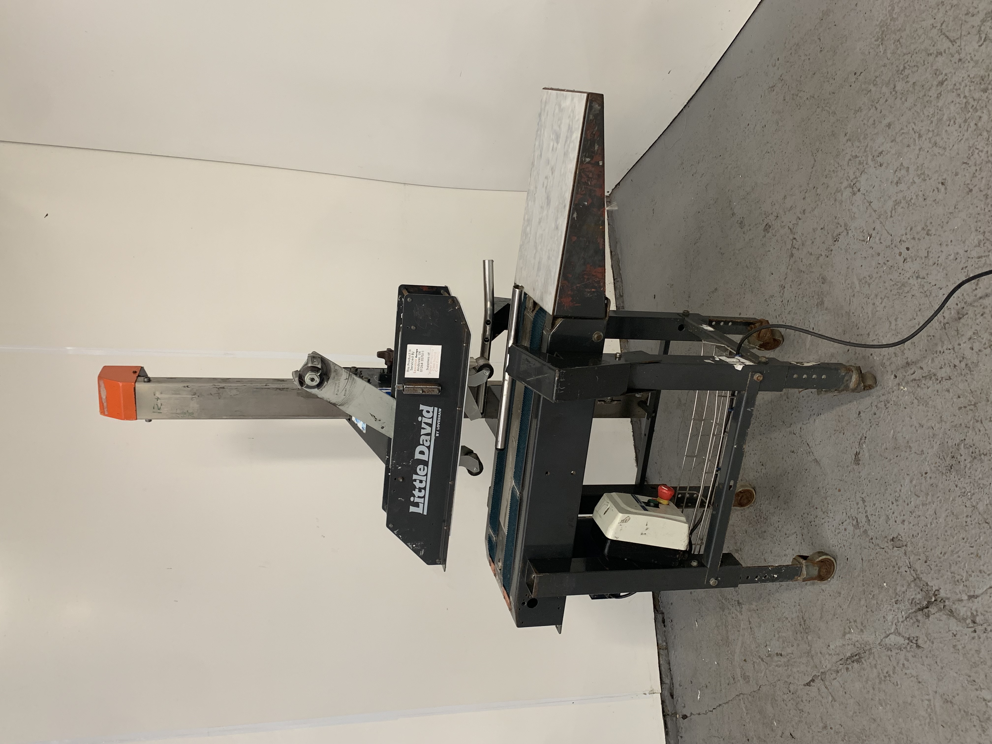 Used Used Box Tapper