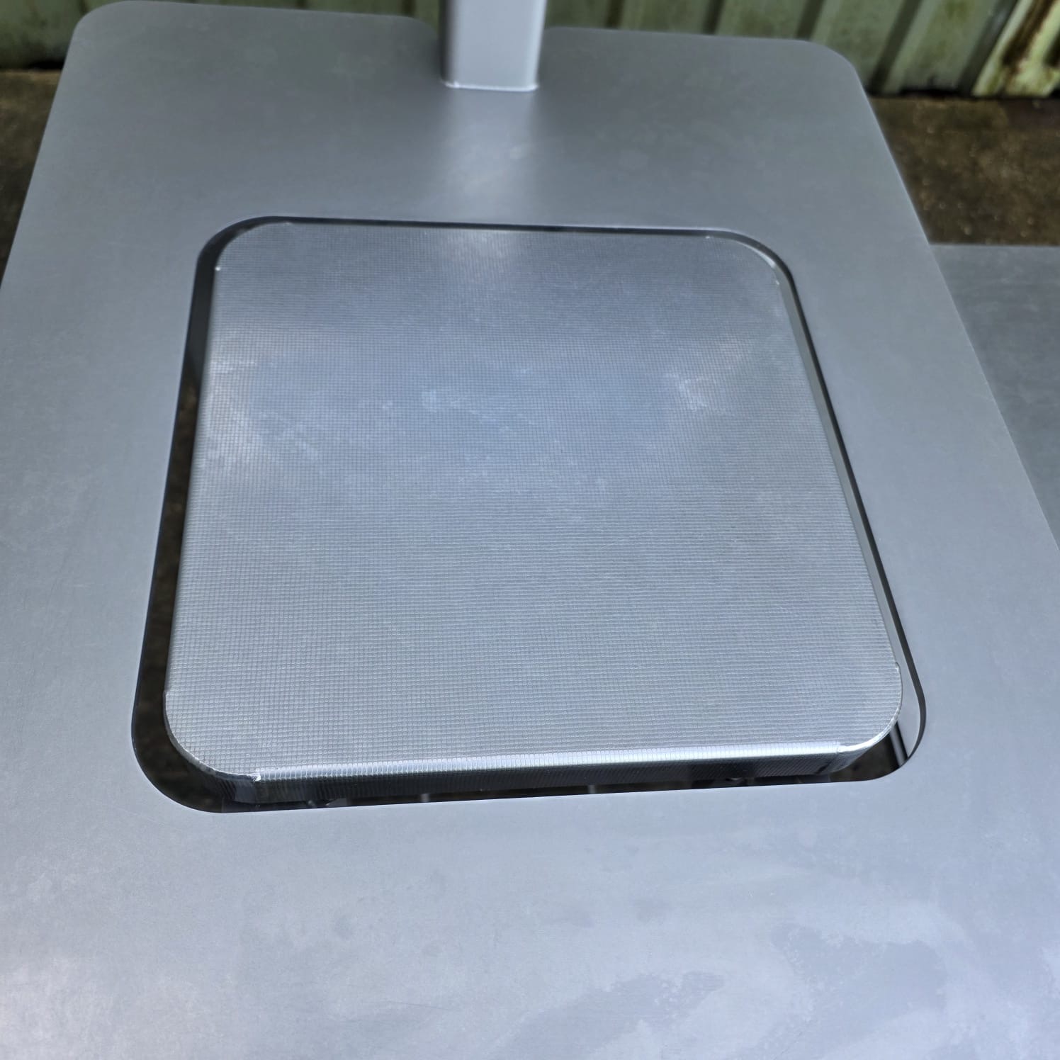 Used D115740 Weigh Table