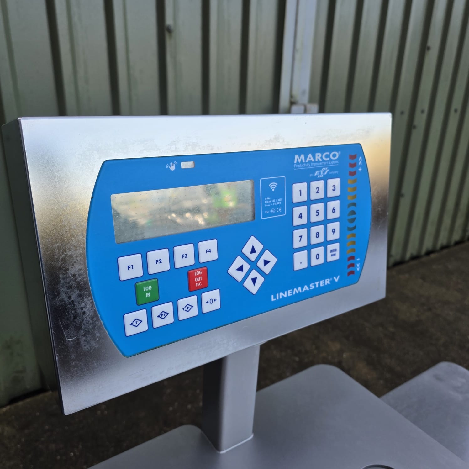 Used D115740 Weigh Table