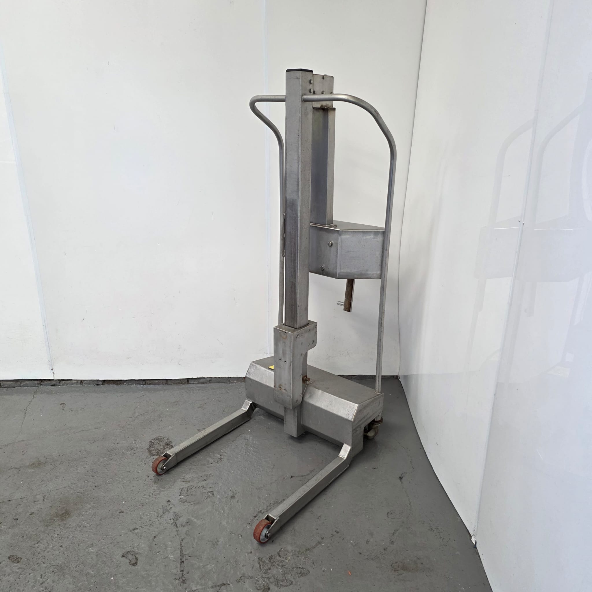 Used S.W.L Manual Lifter (175kg)