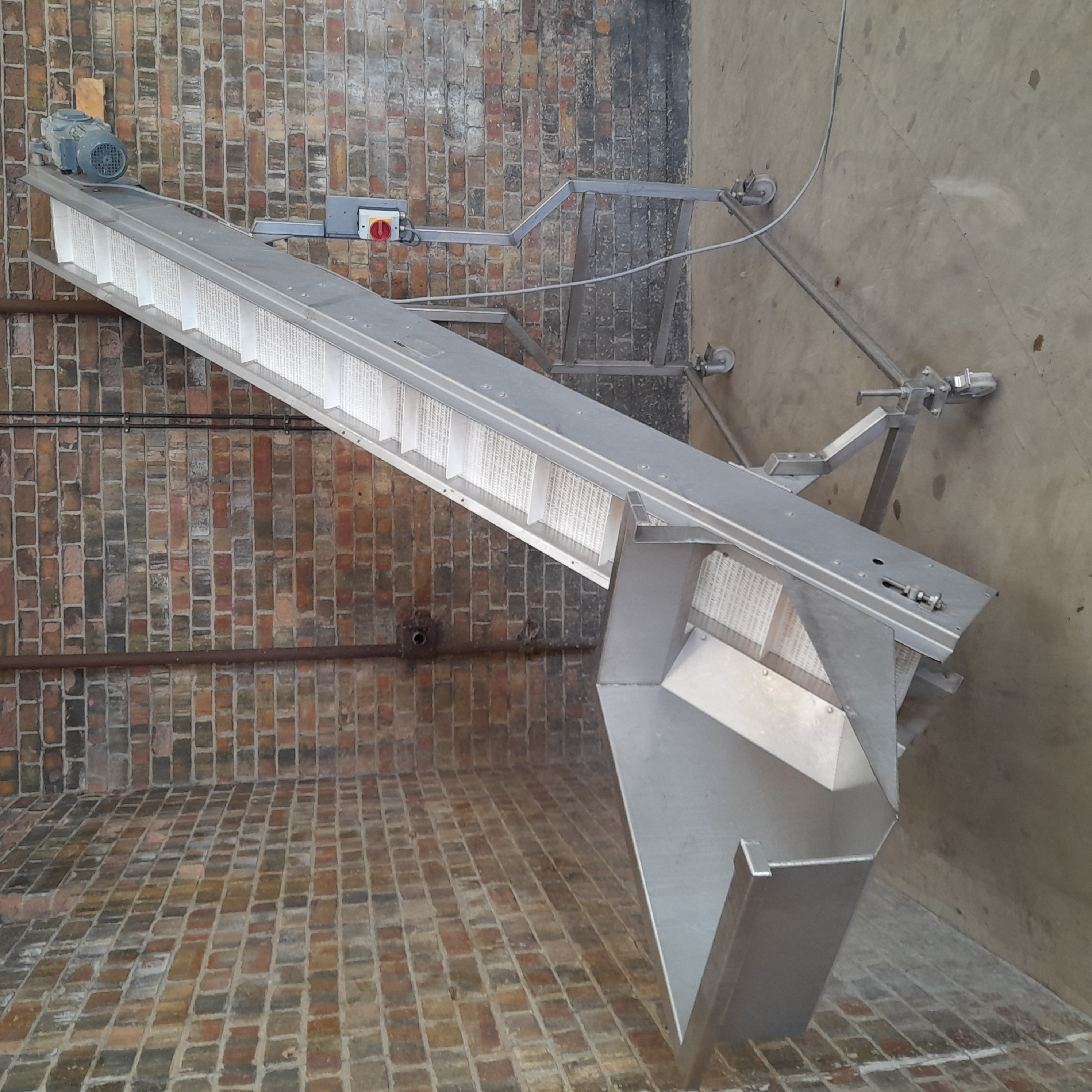 Used Incline Conveyor