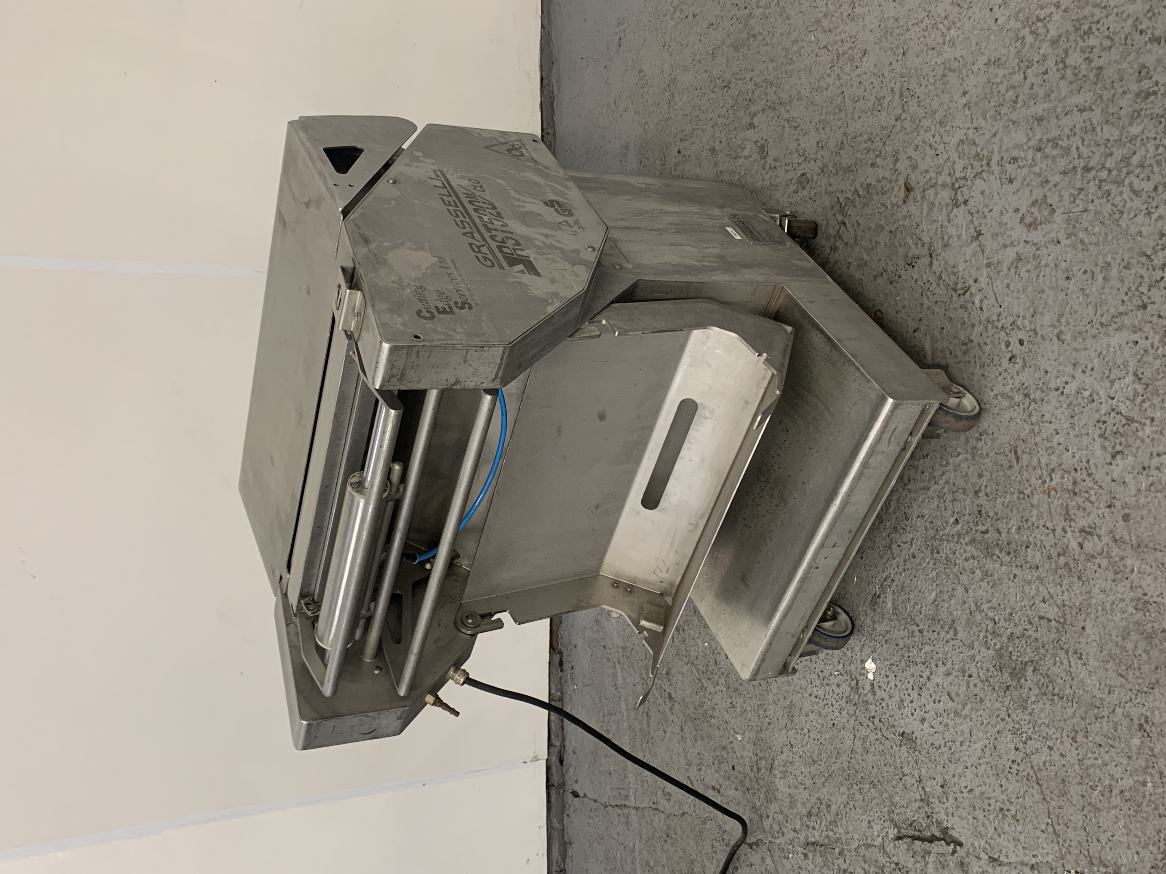 Used Grasselli RST520M/CLO Hand skinner