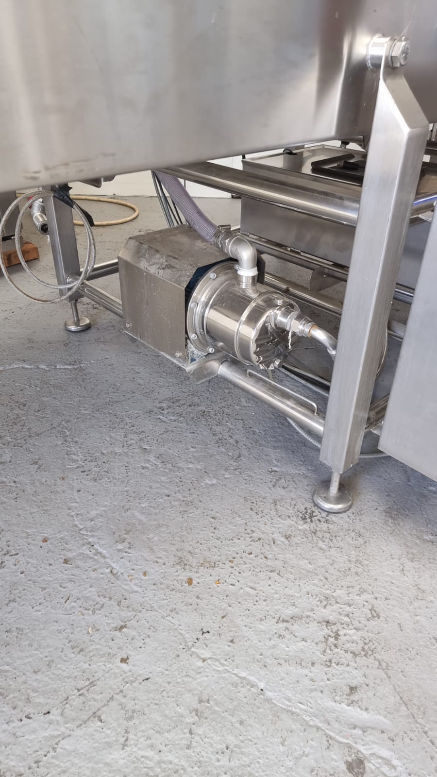 Used Used syspal wash tunnel