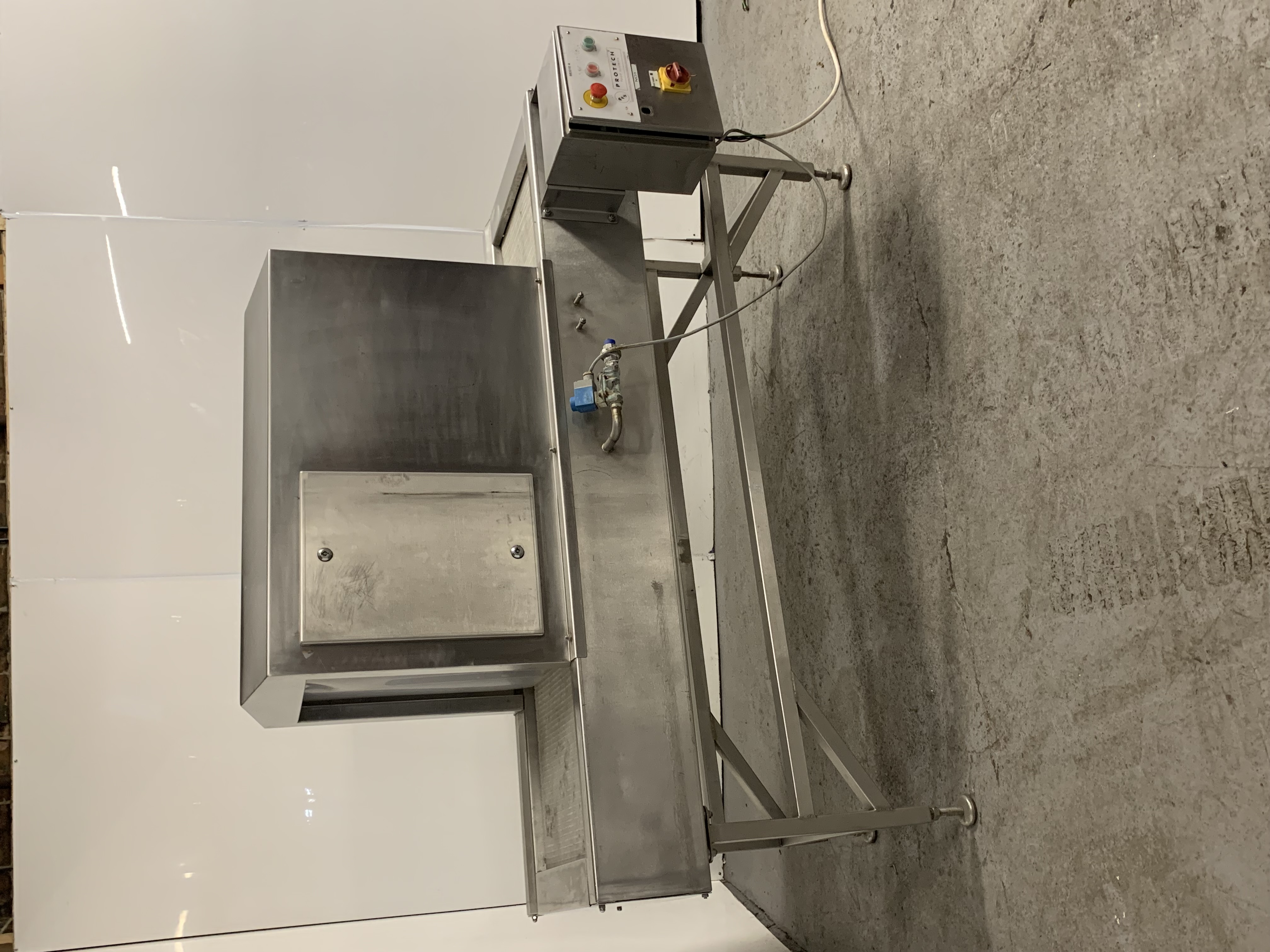 Used Used Sanitiser tunnel/crate washer