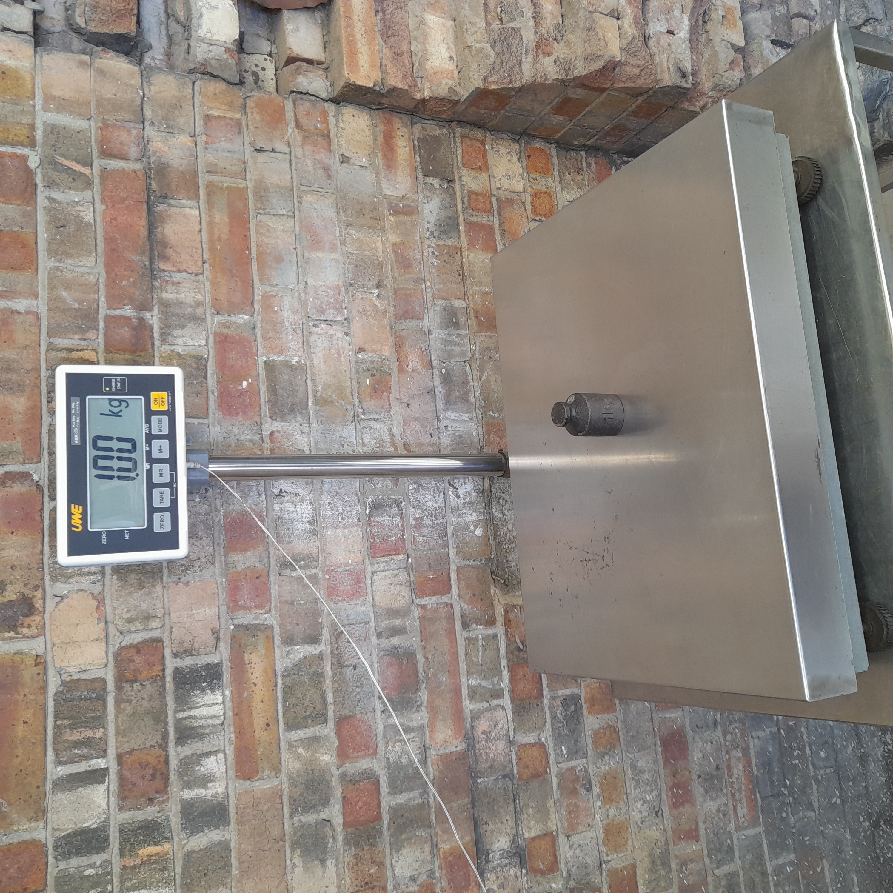 Used Universal Weight Electronics Scales