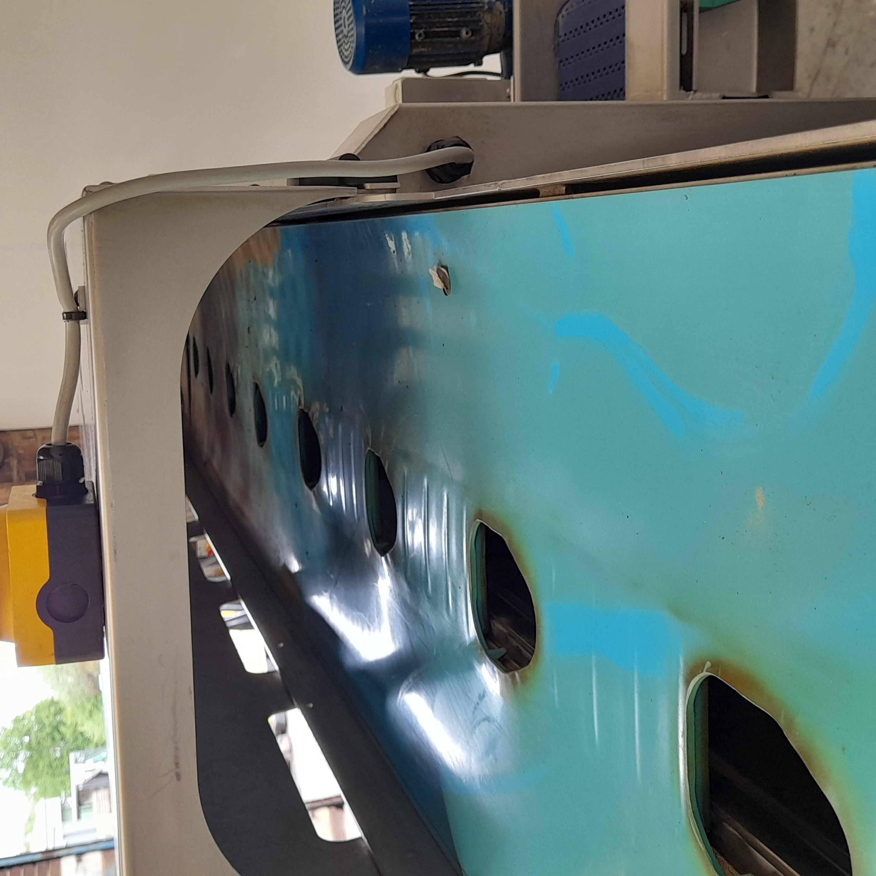 Used 2016 Tong Conveyor with Control Box