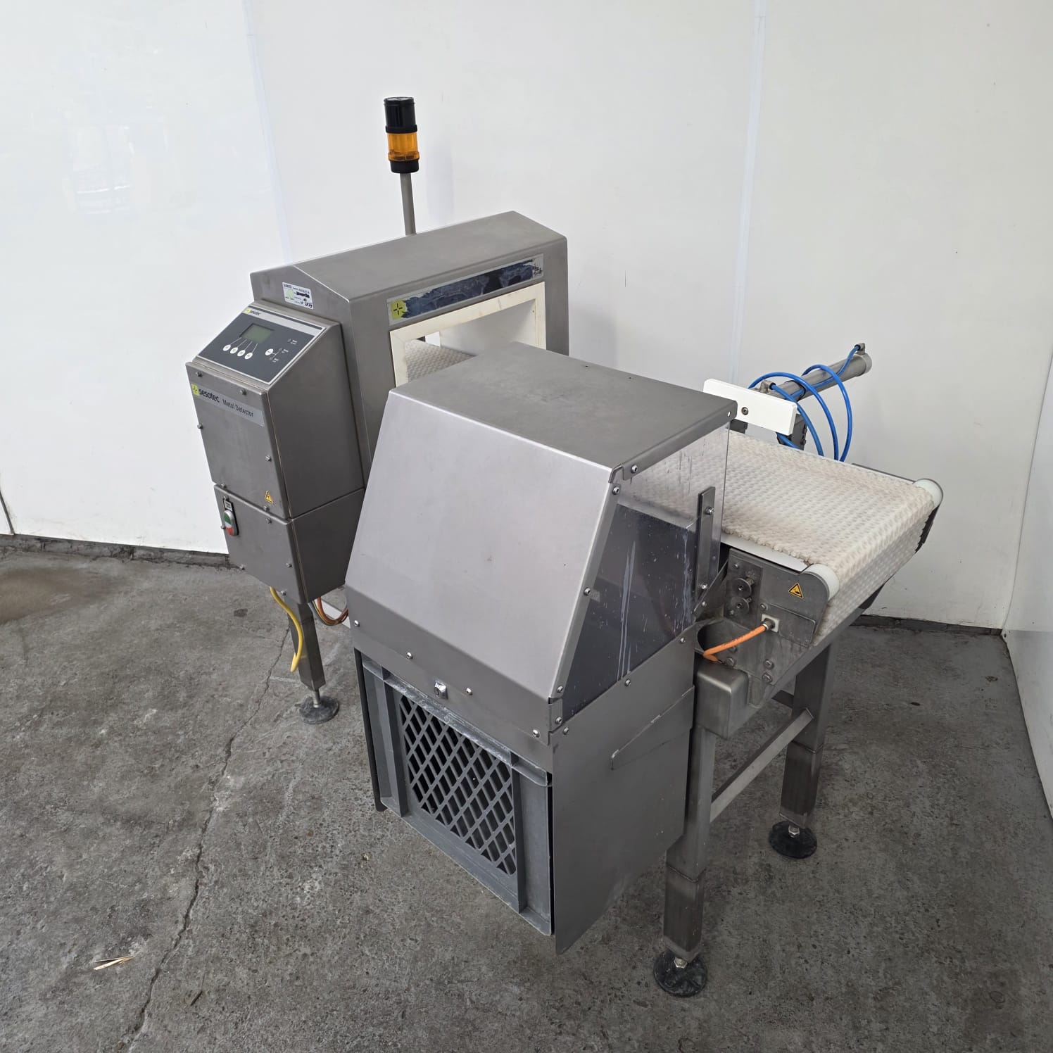 Used Sesotho Varicon Metal Detector