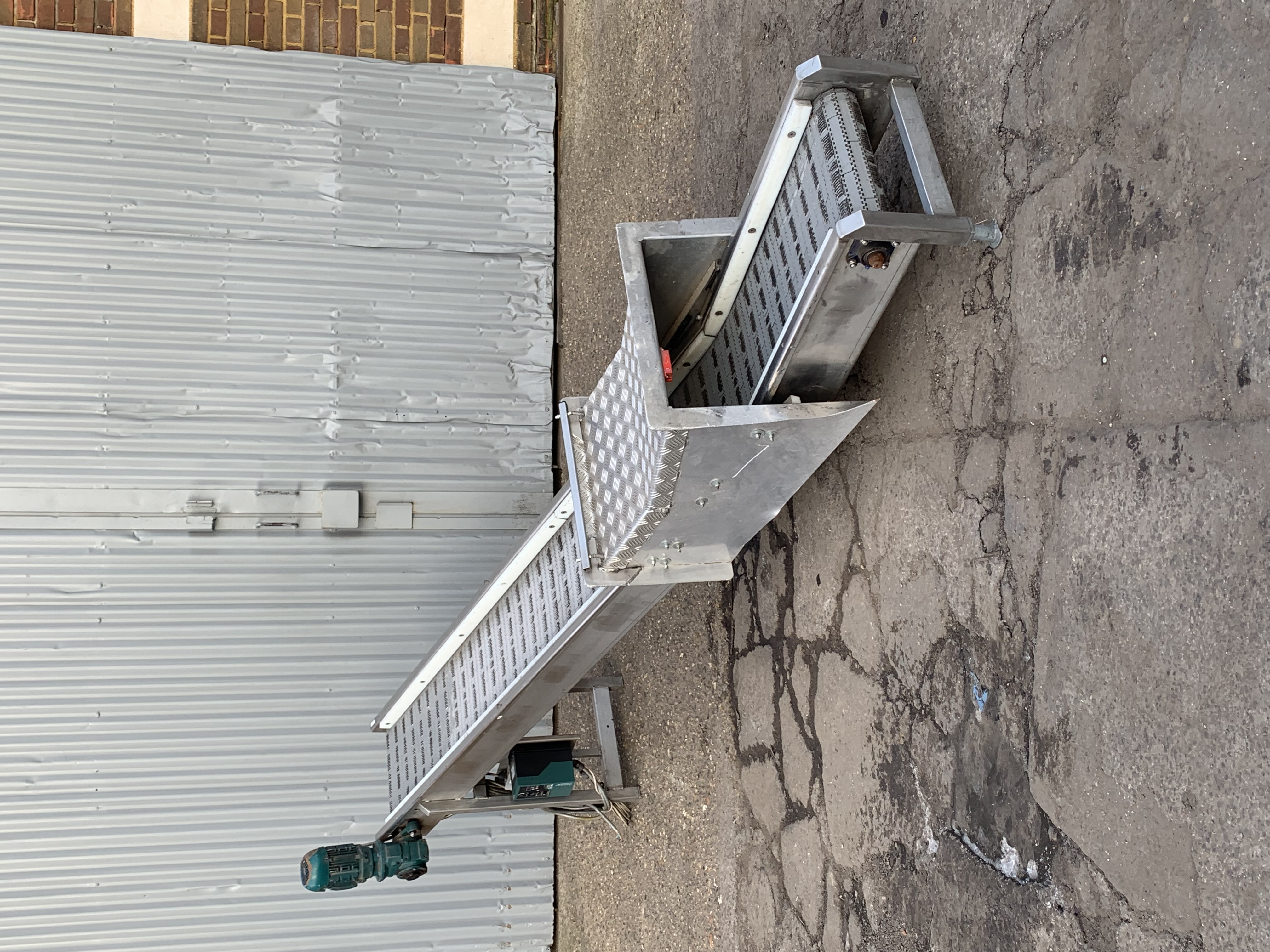 Used Used Incline Conveyor