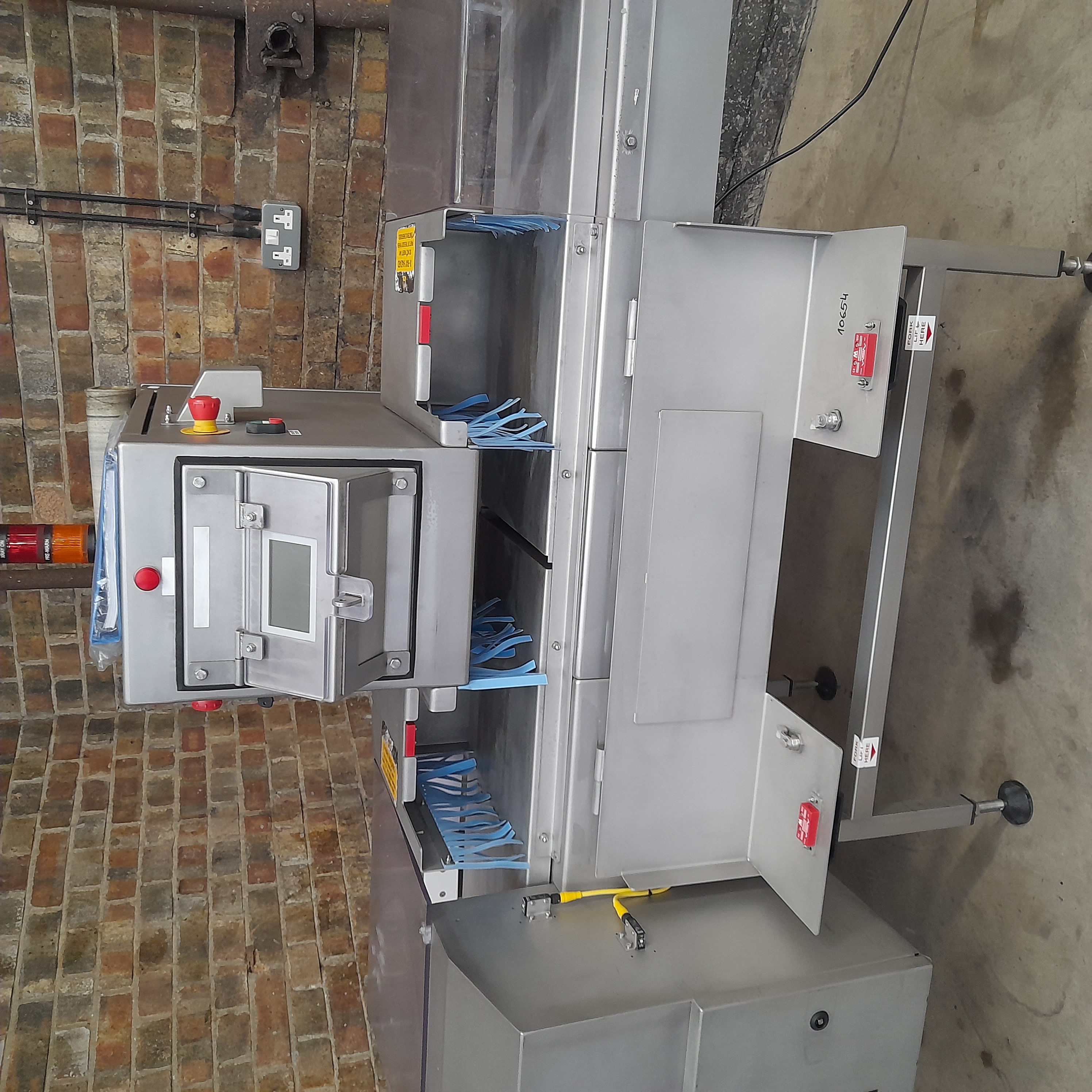 Used Loma Systems Sentry XR - XRay Machine