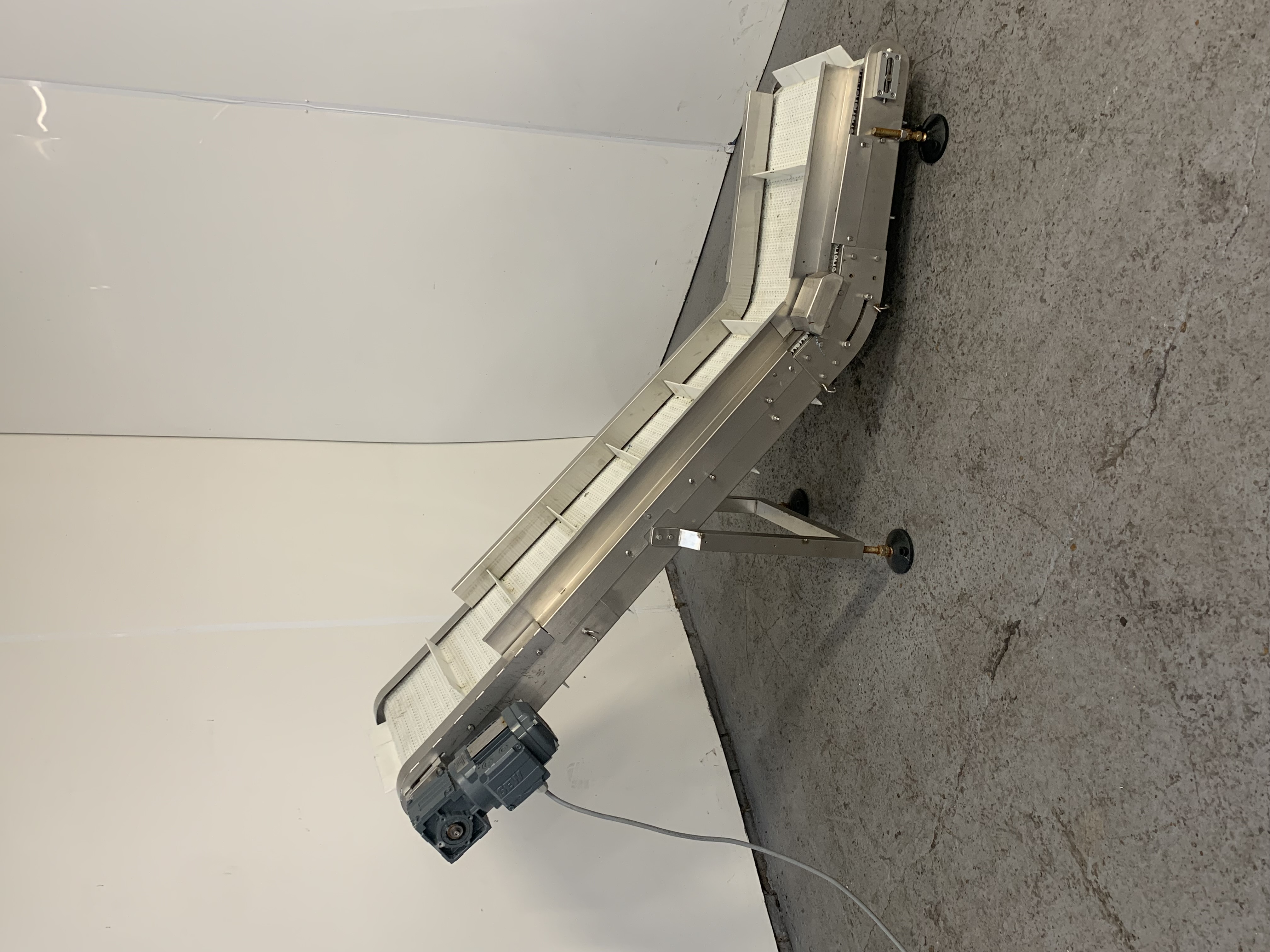 Used Incline Conveyor