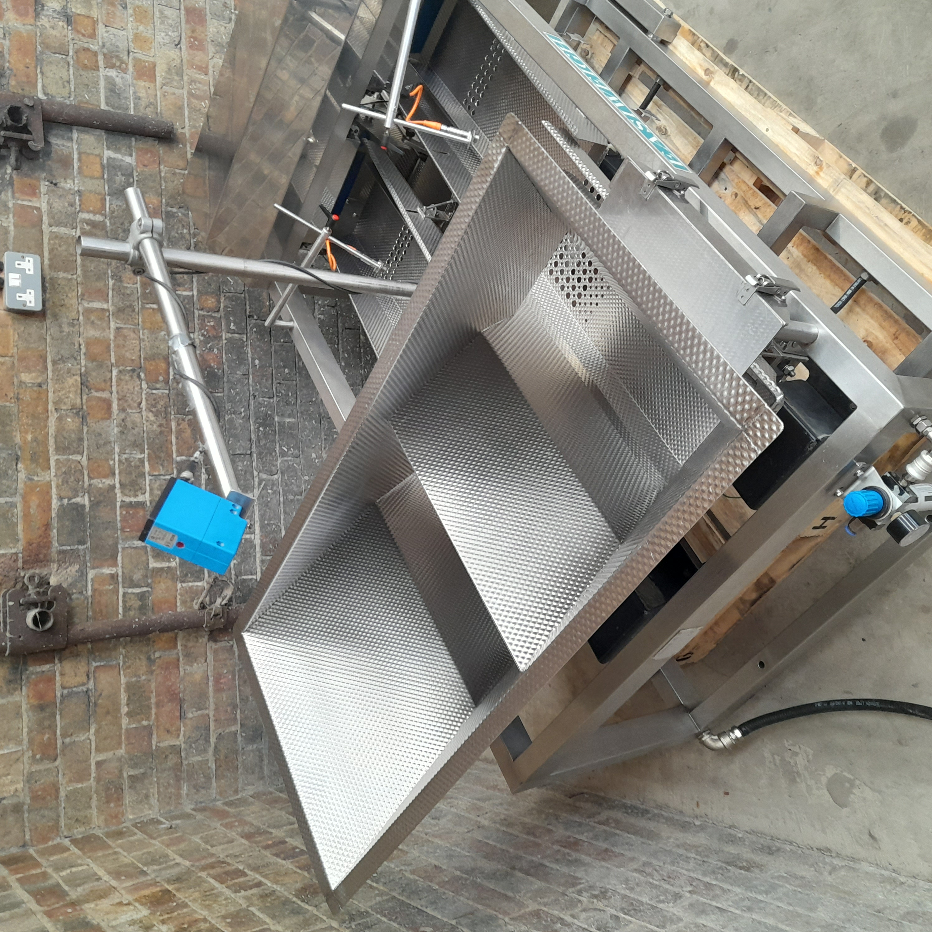 Used Gainsborough Engineering Vertical Form Fill Seal Line