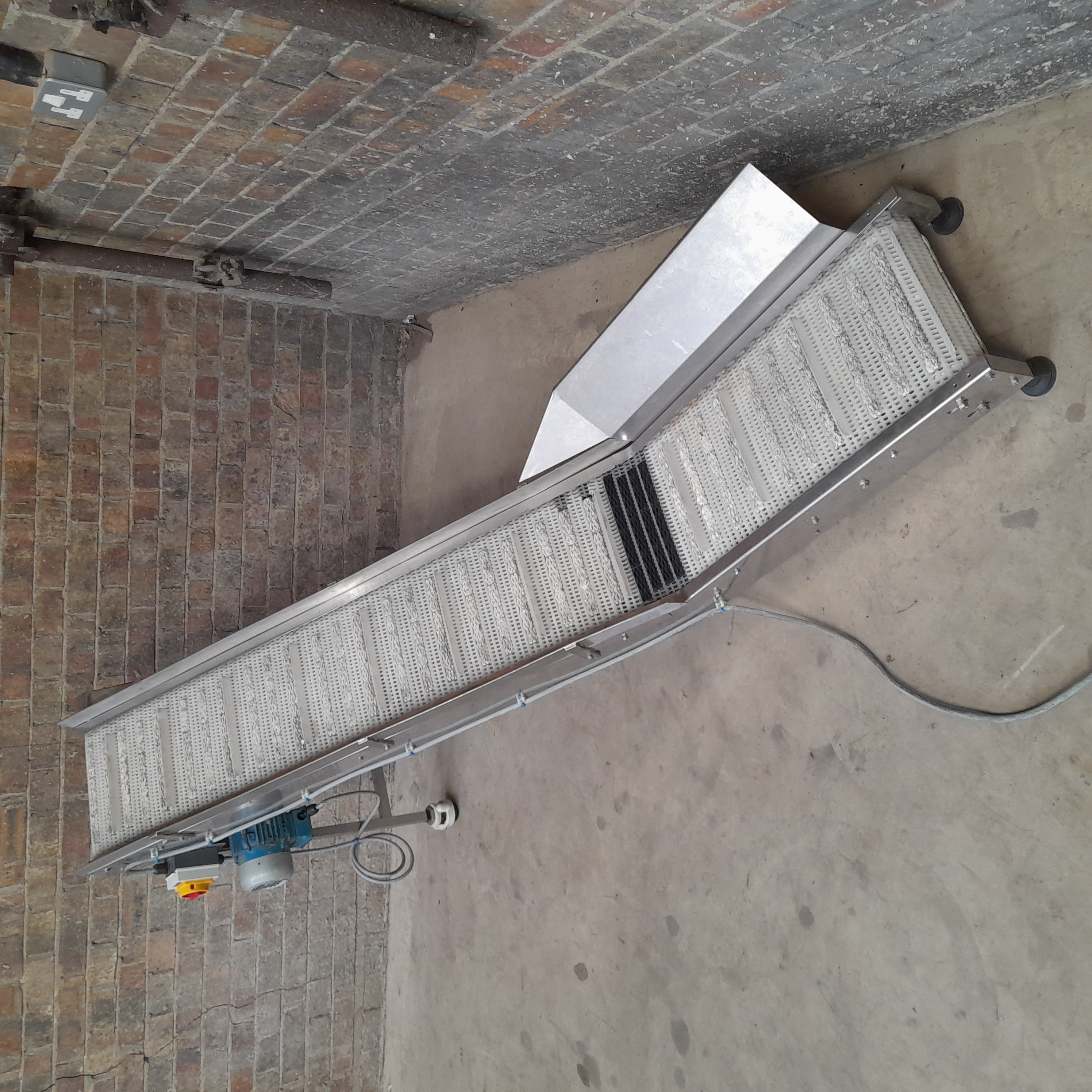 Used Incline Conveyor