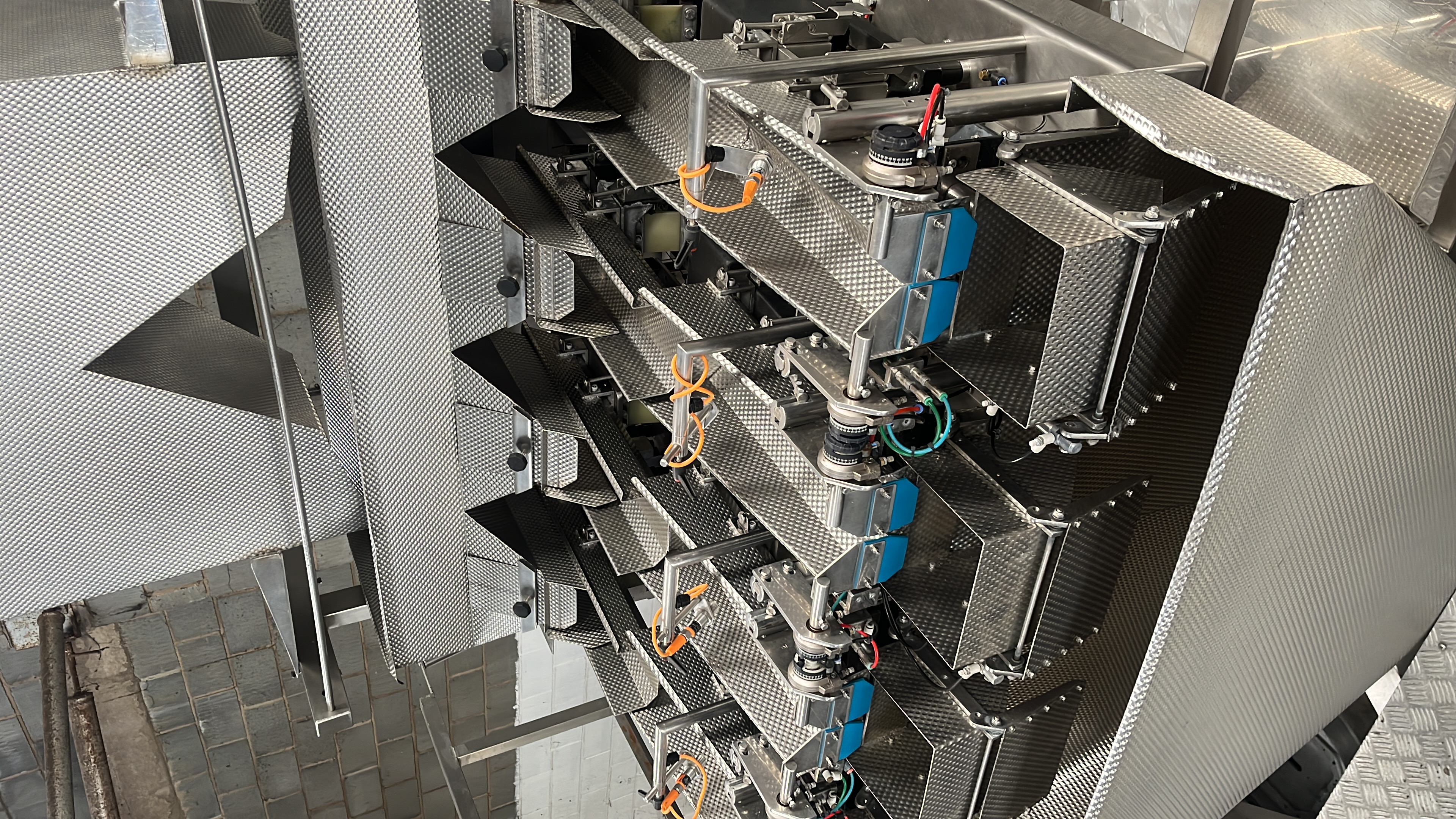 Used Easiweigh 4 lane linear weigher