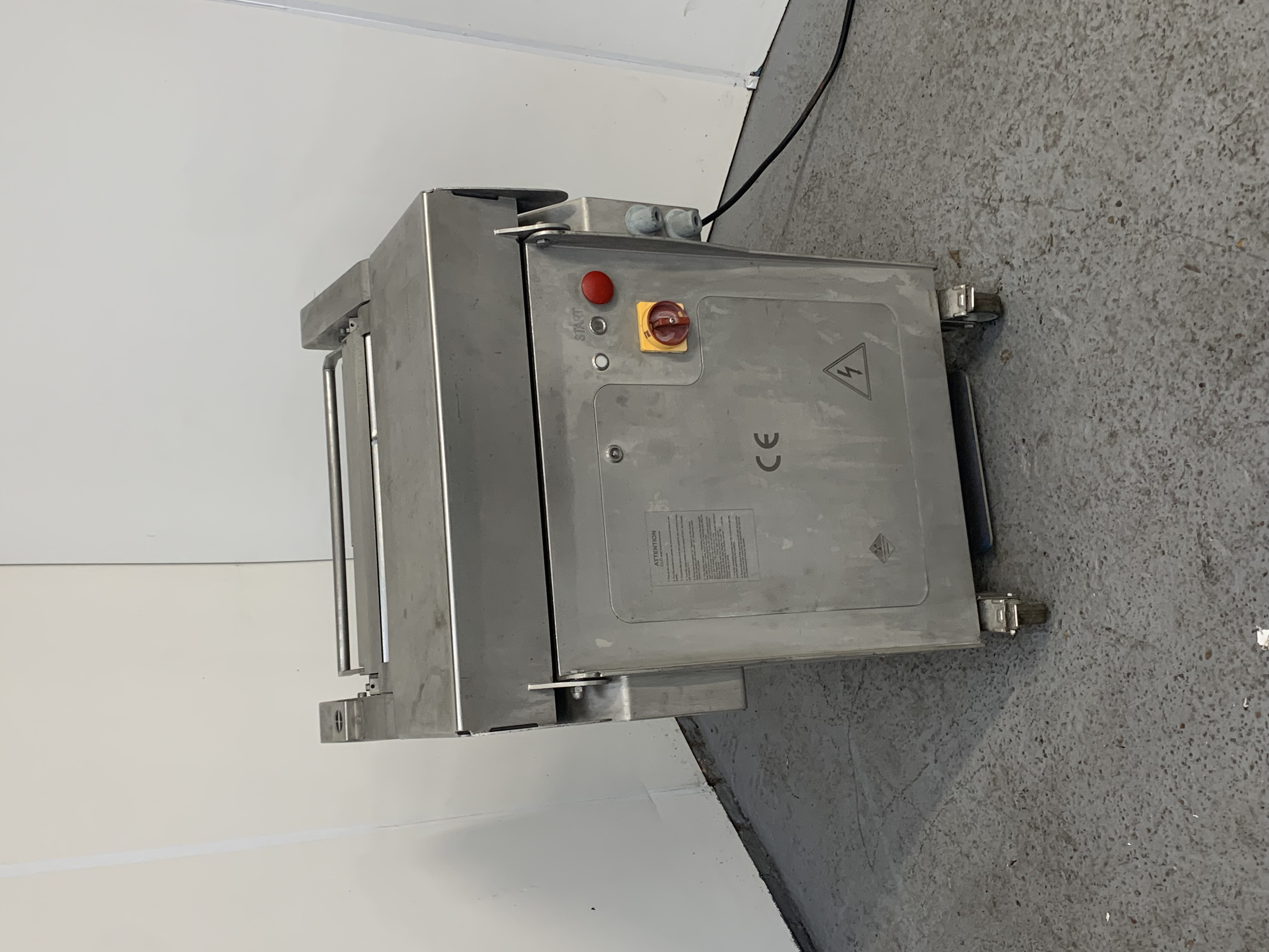 Used  RST520M/CLO Hand skinner