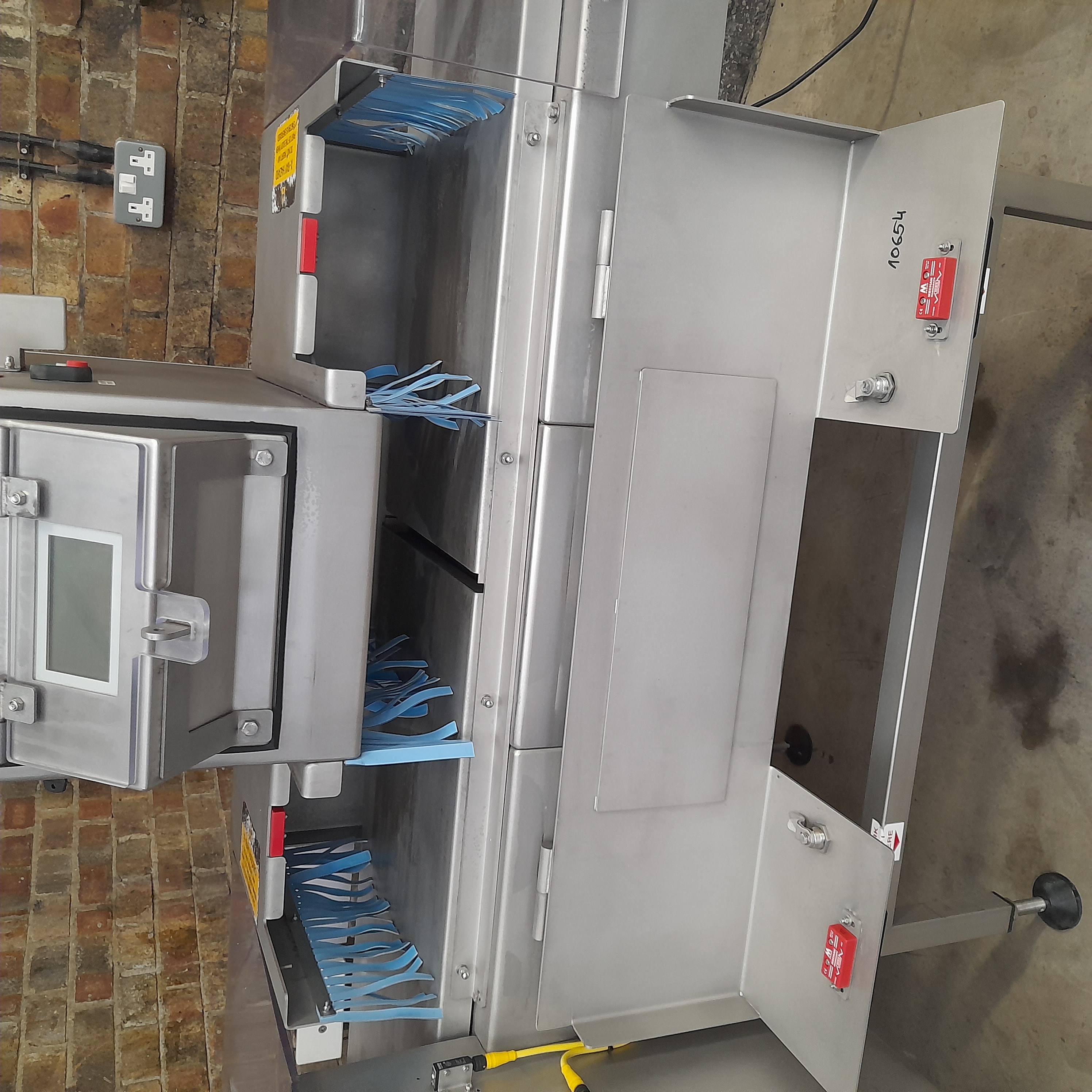 Used Loma Systems Sentry XR - XRay Machine