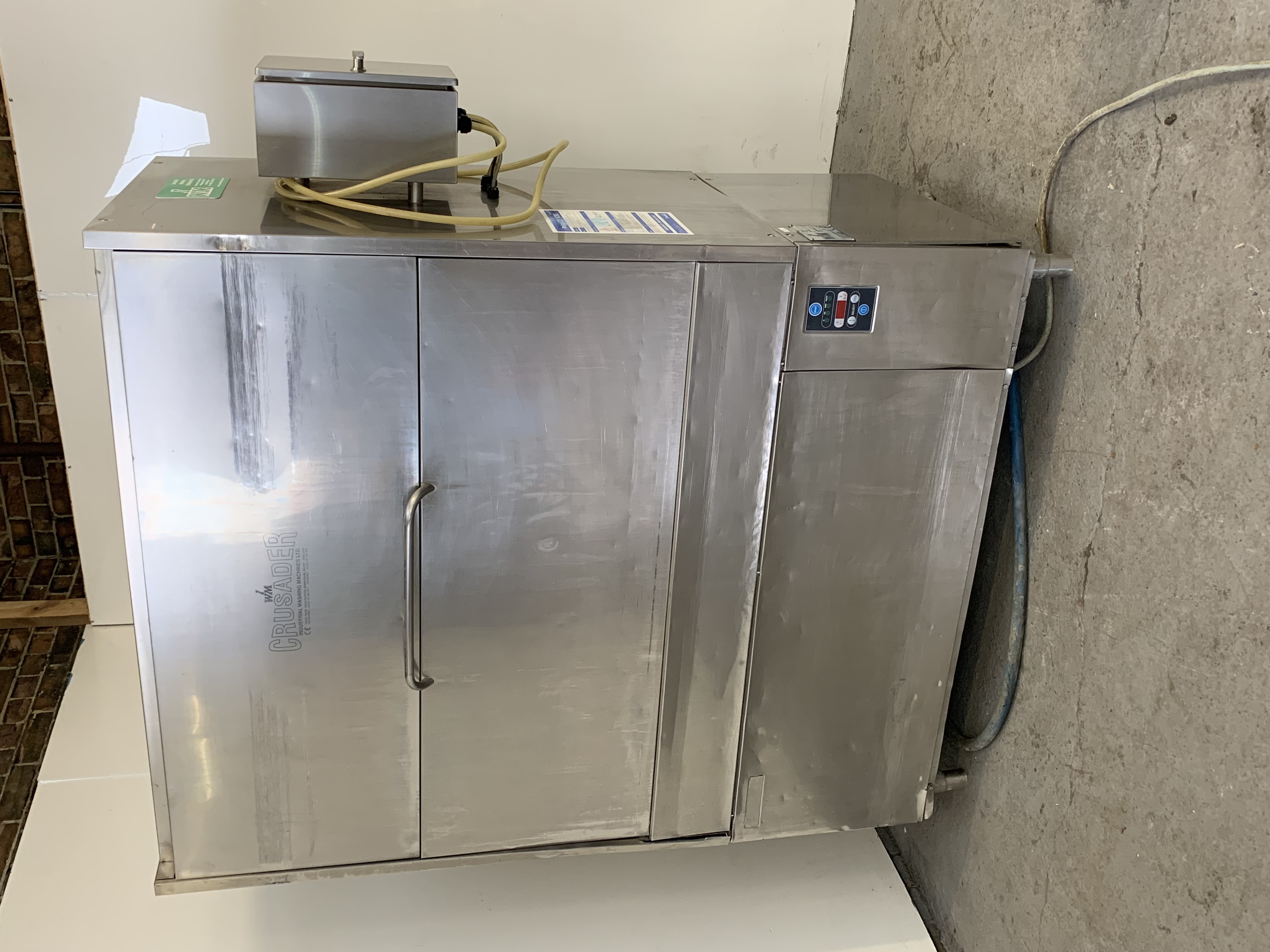 Used Crate Washer