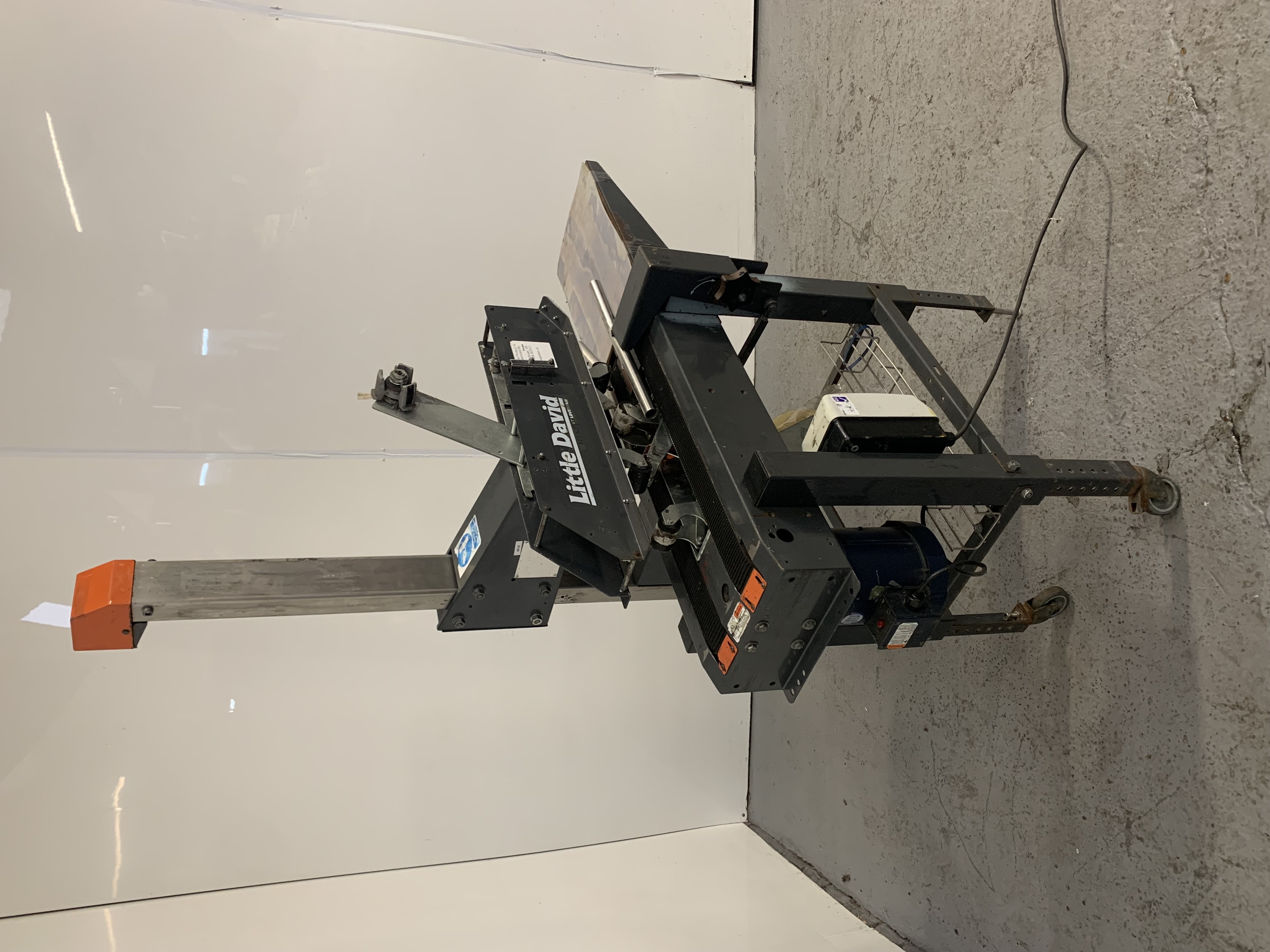 Used Used Box Tapper