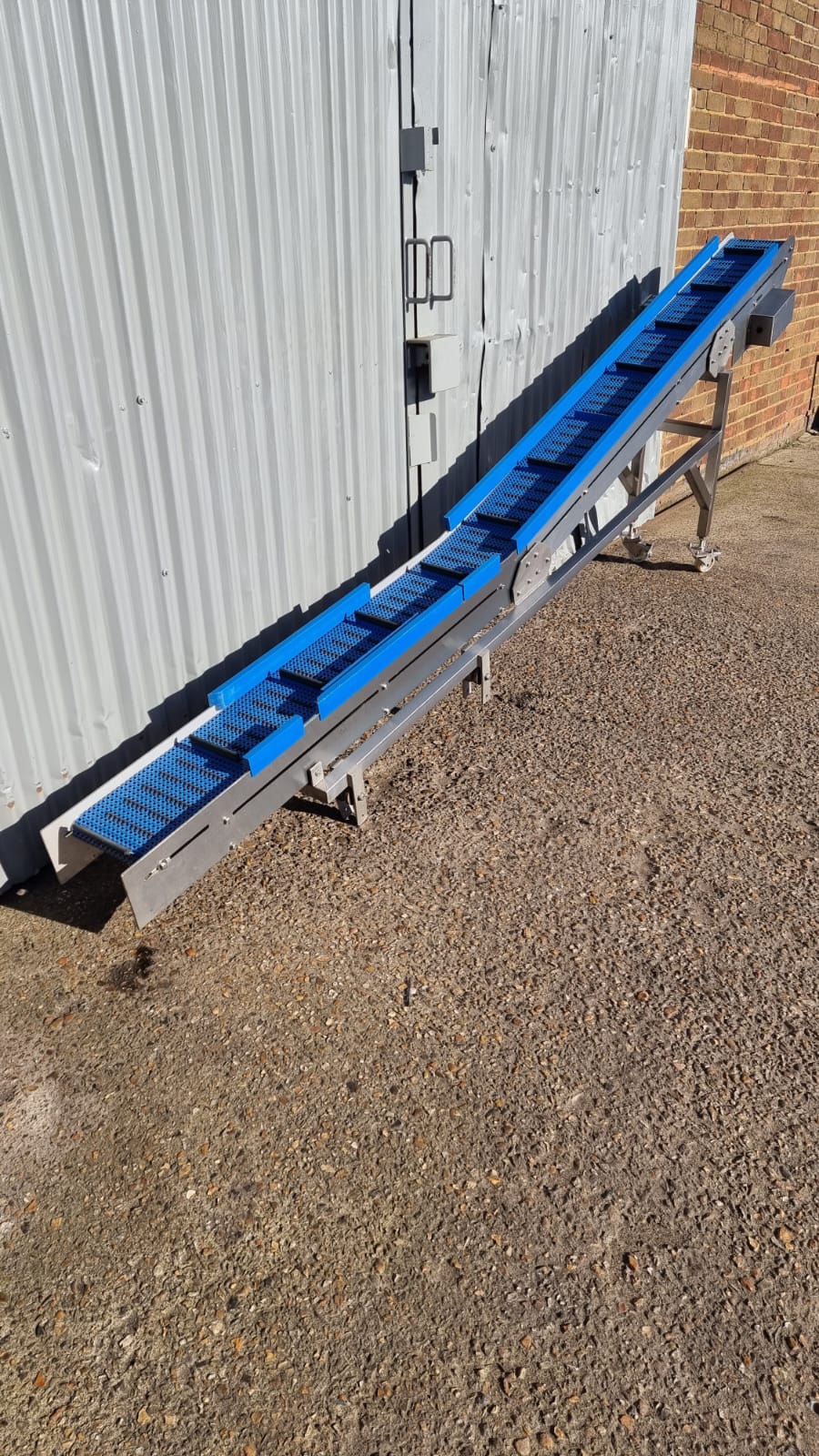 Used Used outfeed incline conveyor