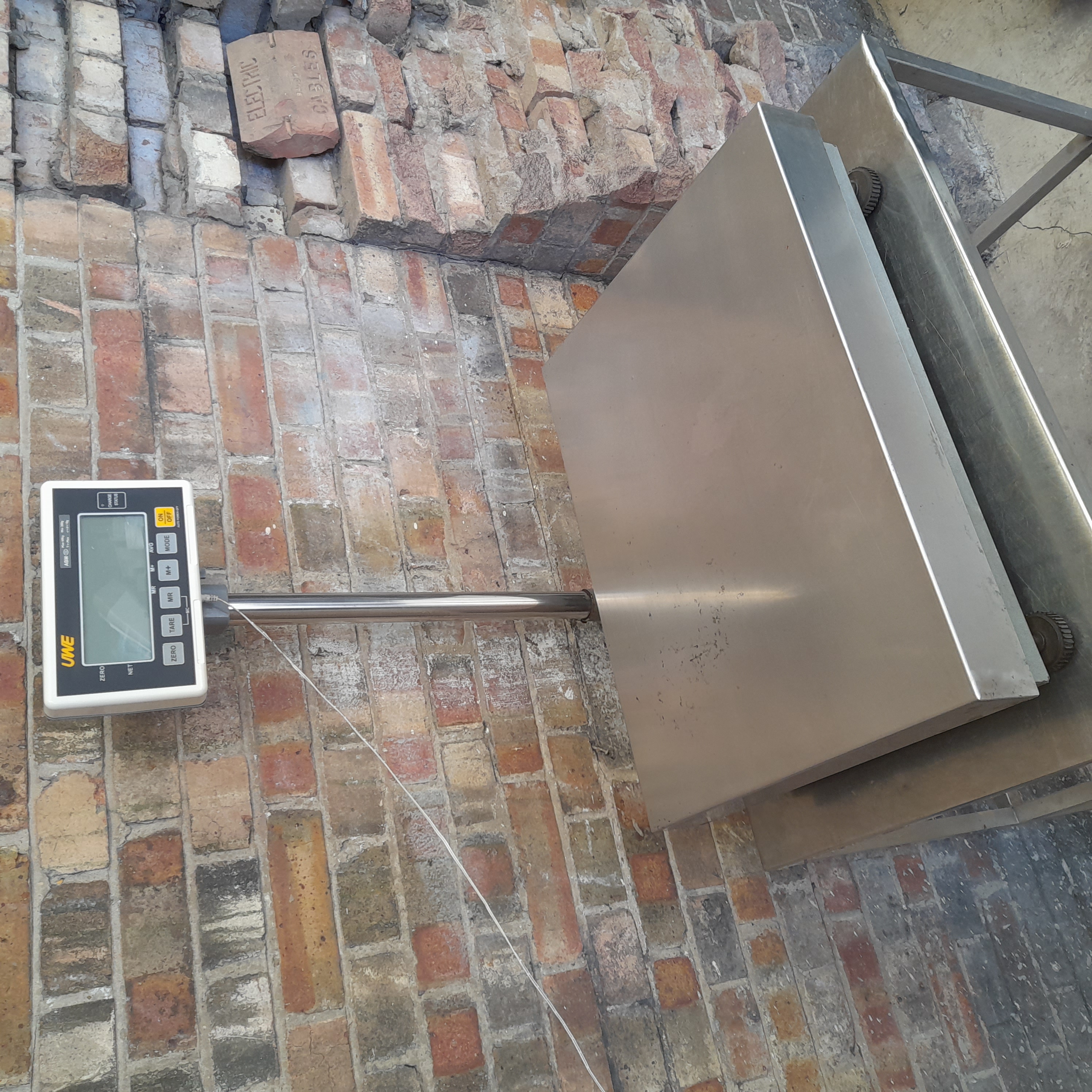 Used Universal Weight Electronics Scales