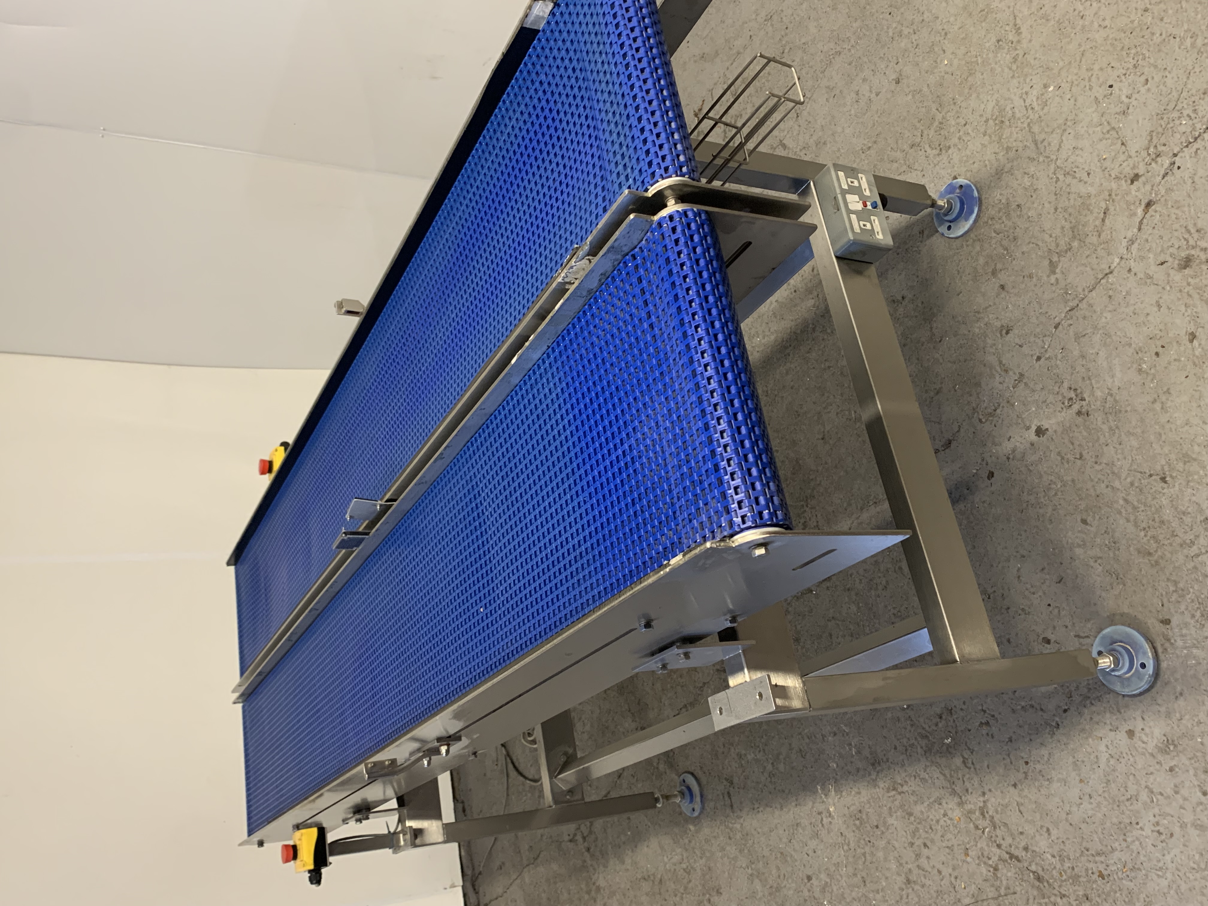 Used Used Twin Lane Conveyor