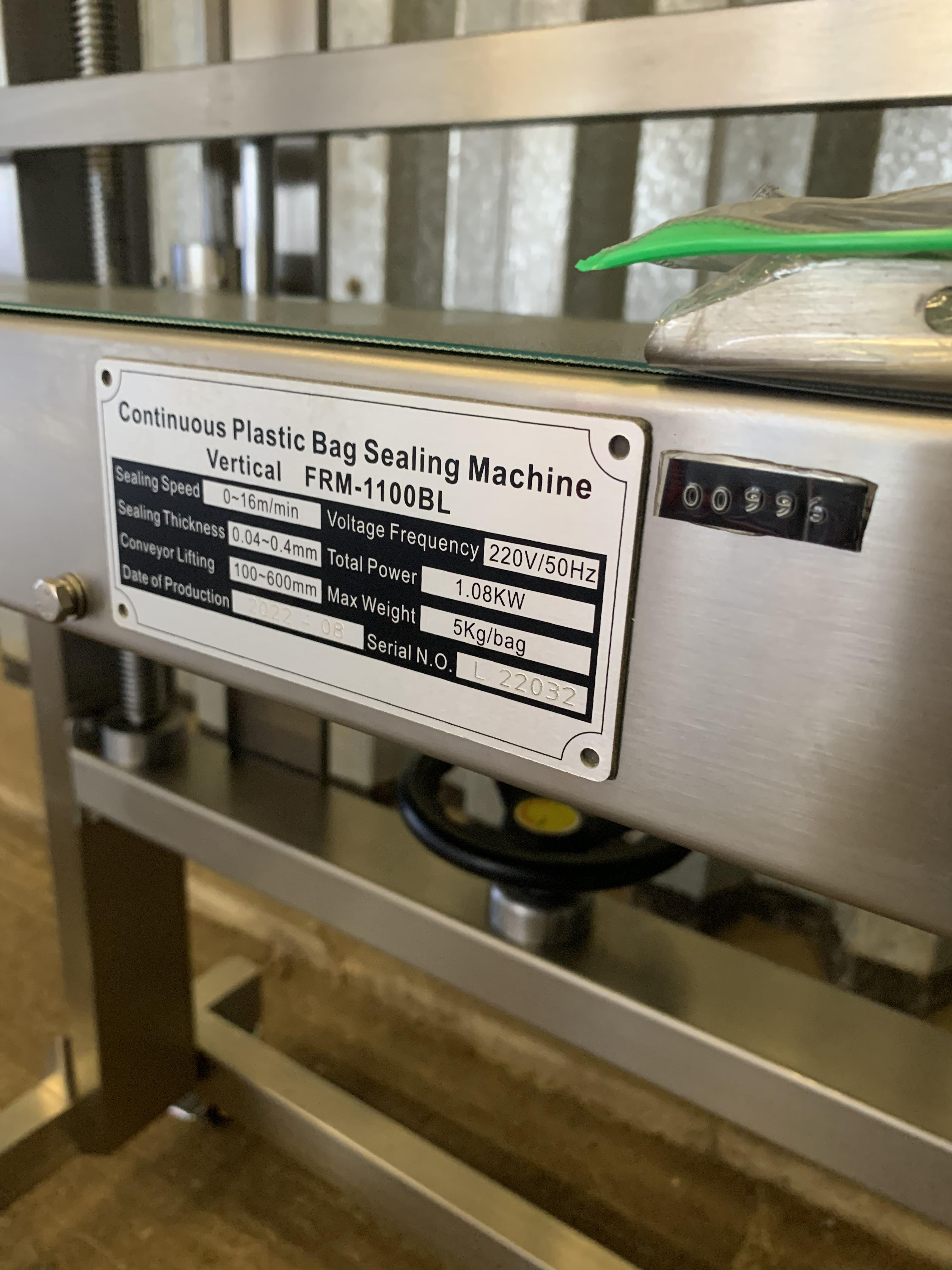 Used Continuous Plastic Bag Sealing Machine