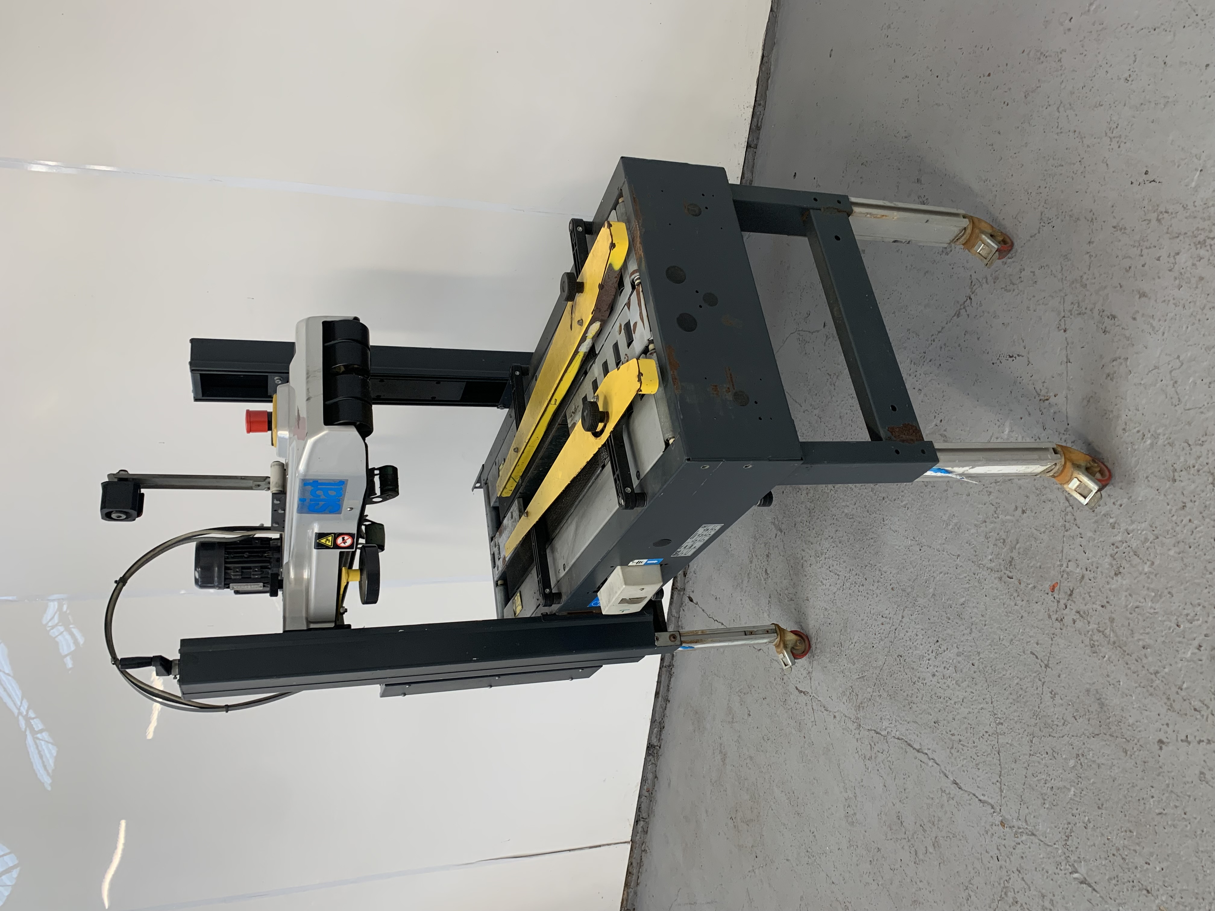 Used Used Bag Tapper