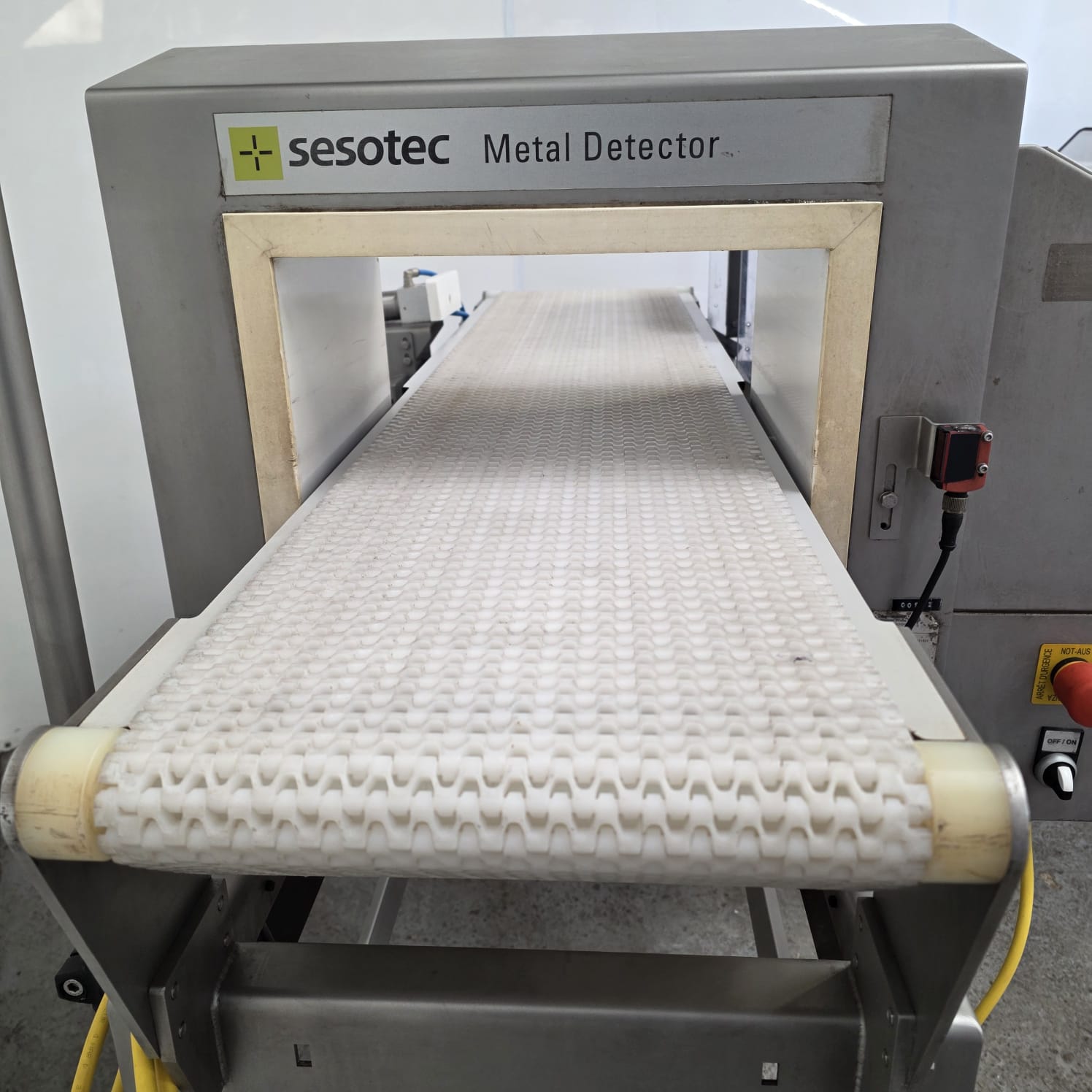 Used Sesotho Varicon Metal Detector