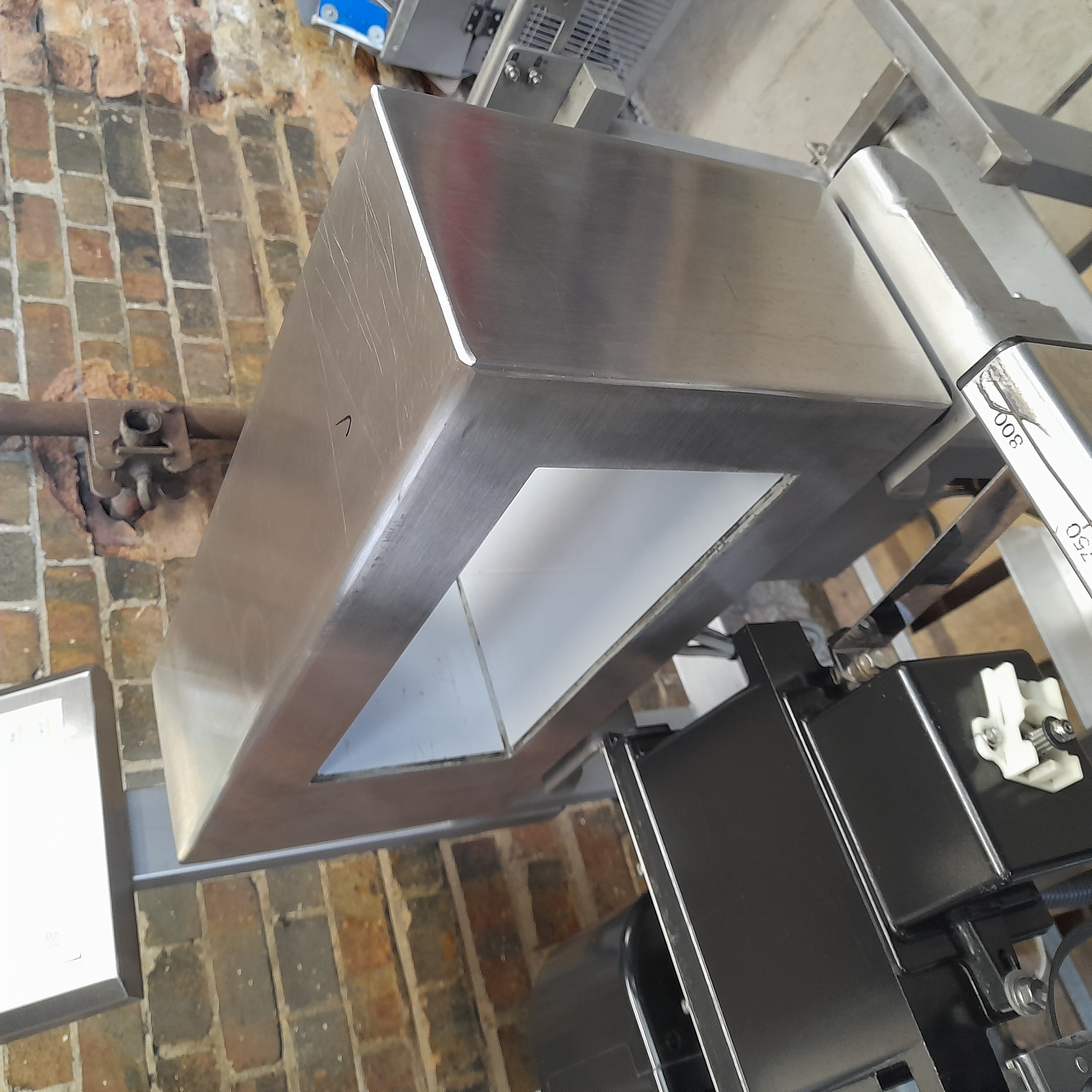 Used Ishida Checkweigher & Bockels Metal Detector