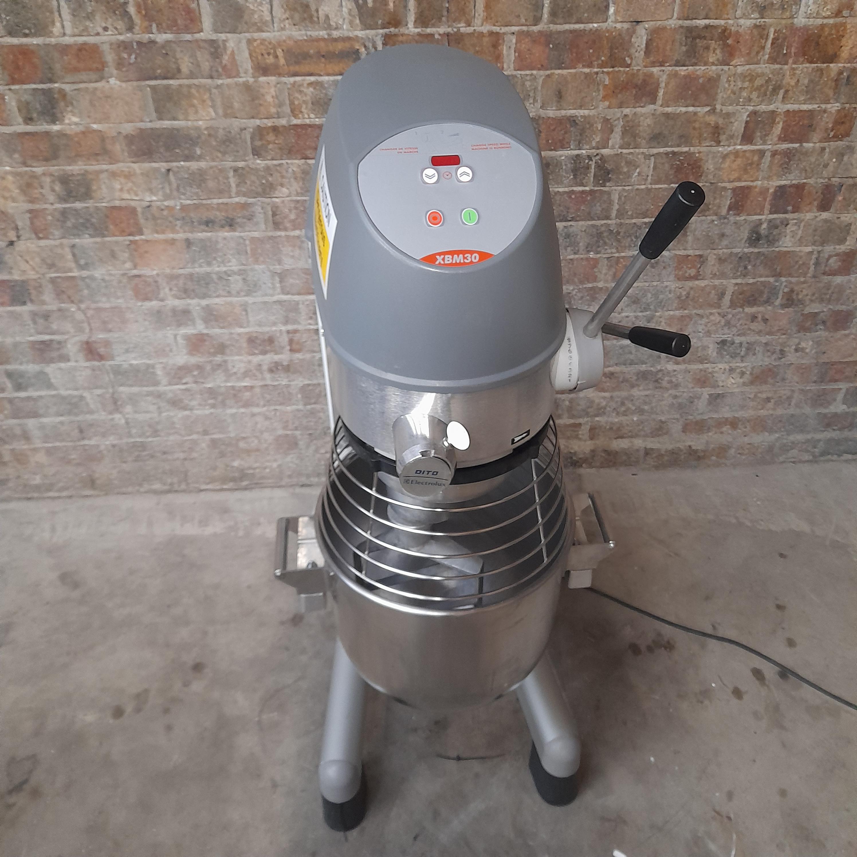 Used Oito Mixer