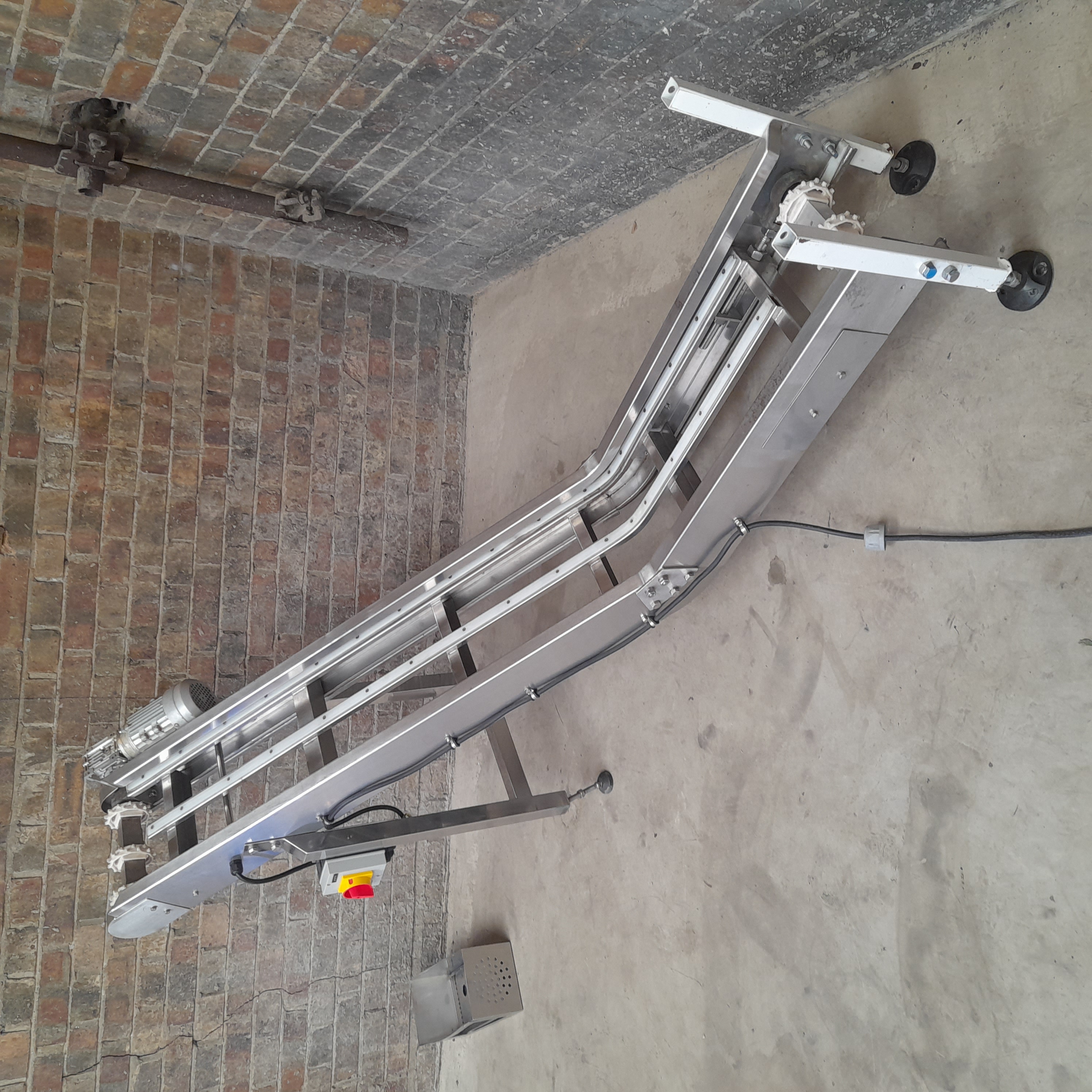 Used Incline Conveyor