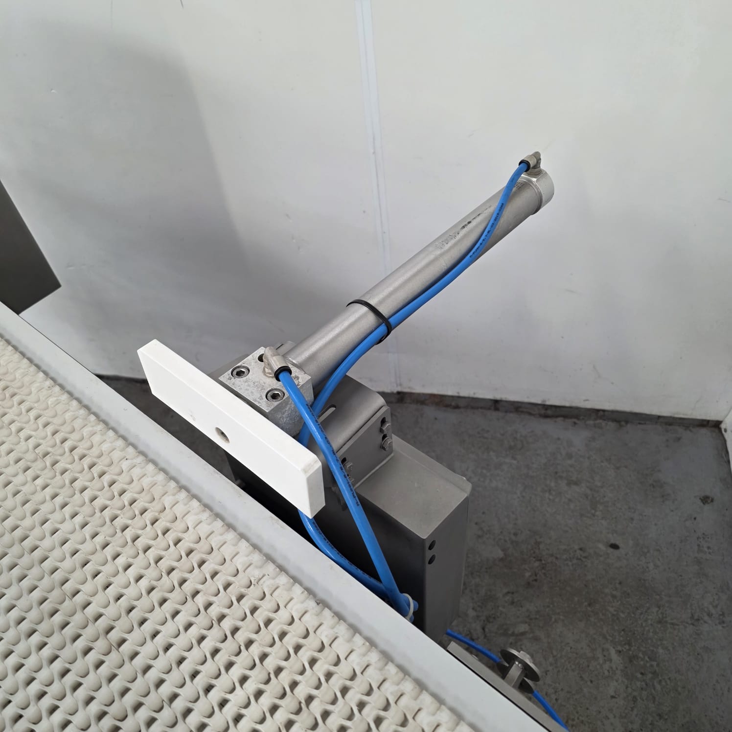 Used Sesotho Varicon Metal Detector