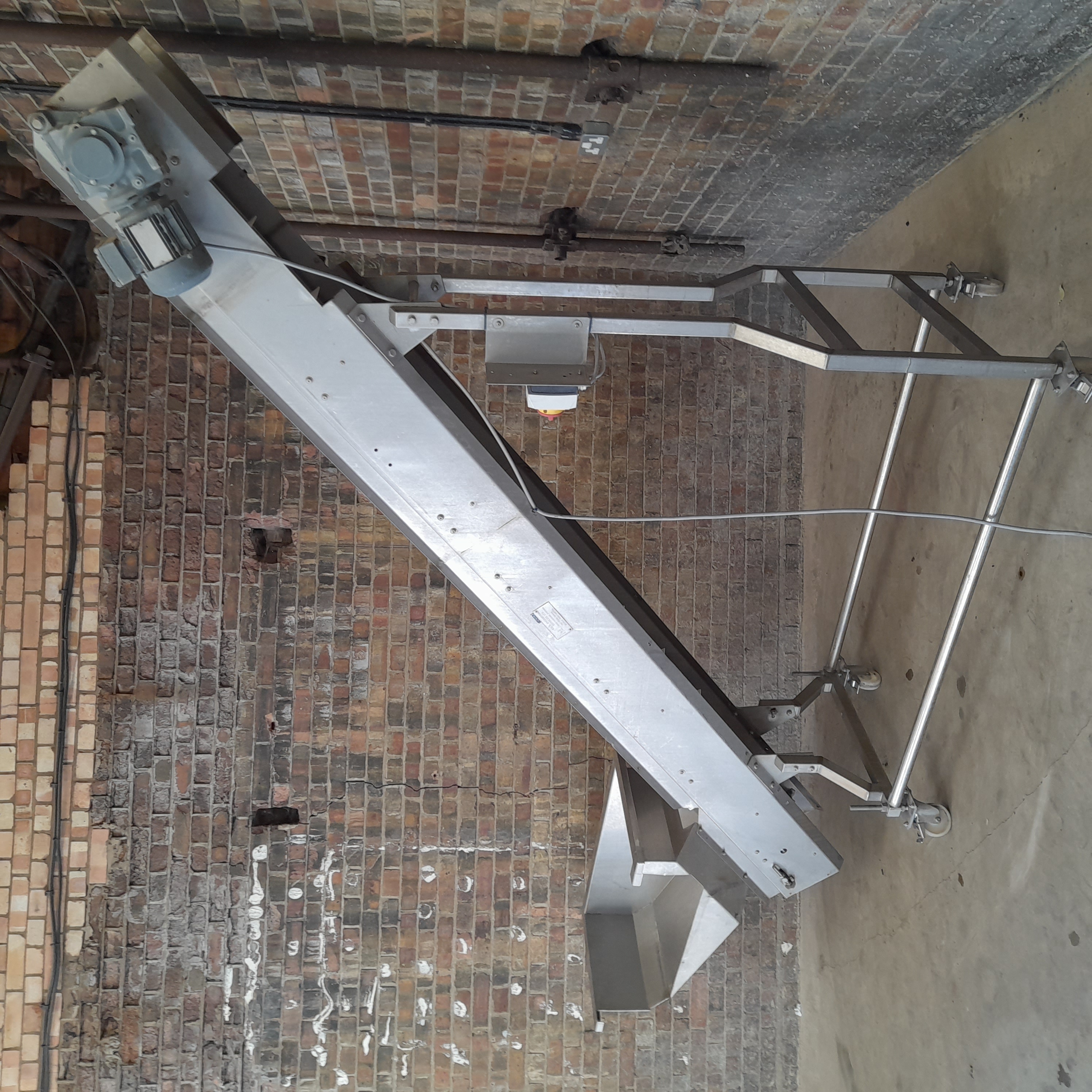 Used Incline Conveyor