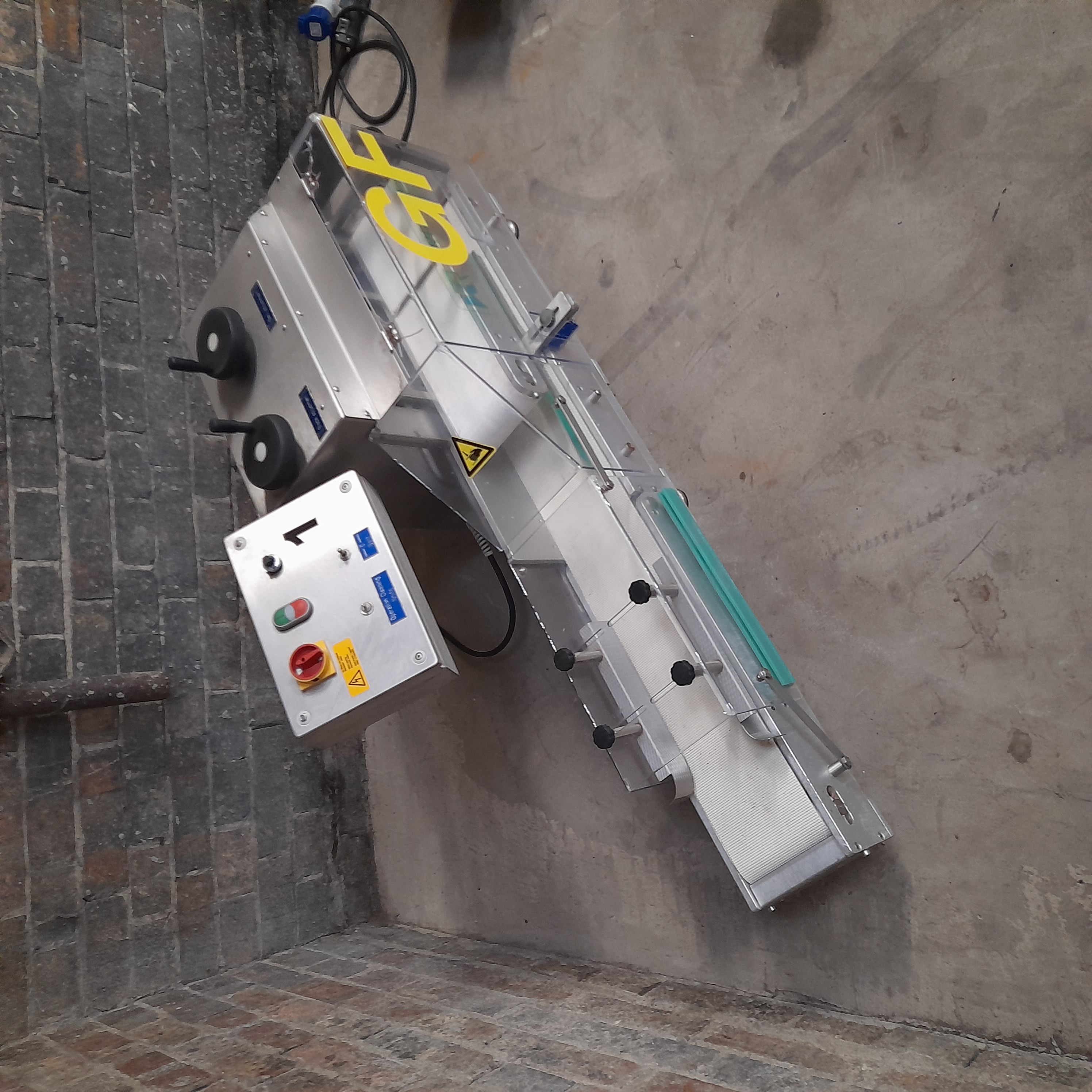 Used Krumbein  BBS-VE Bun & Roll Slicer